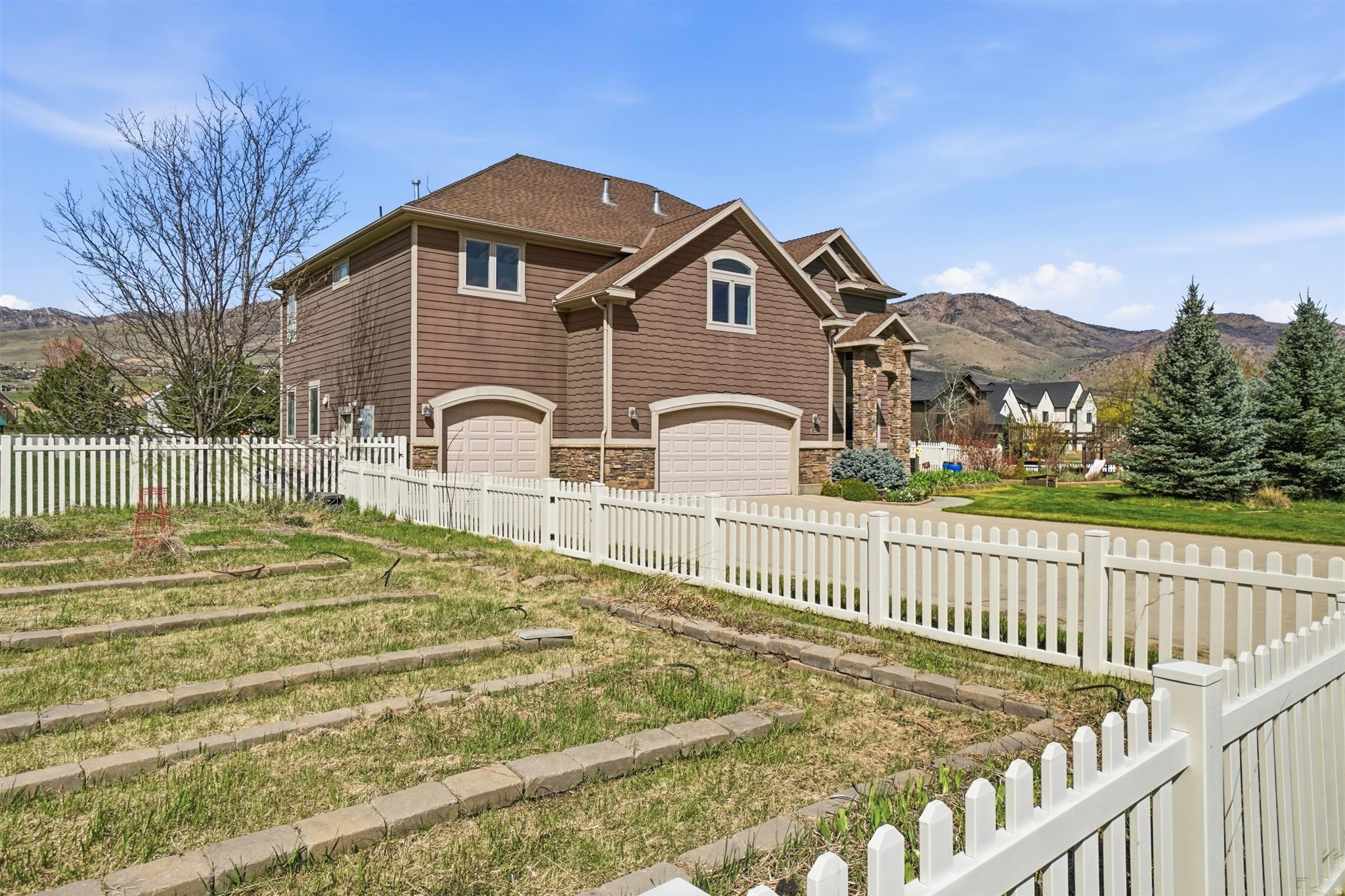 EDEN ACRES - Residential