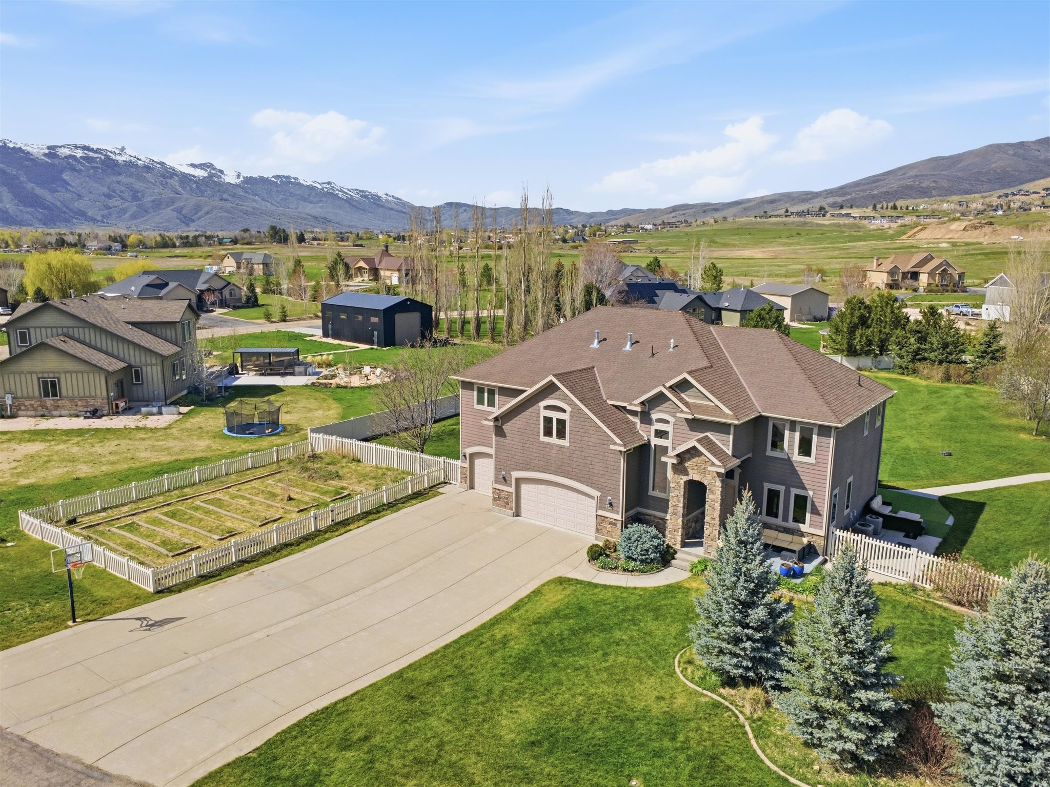EDEN ACRES - Residential