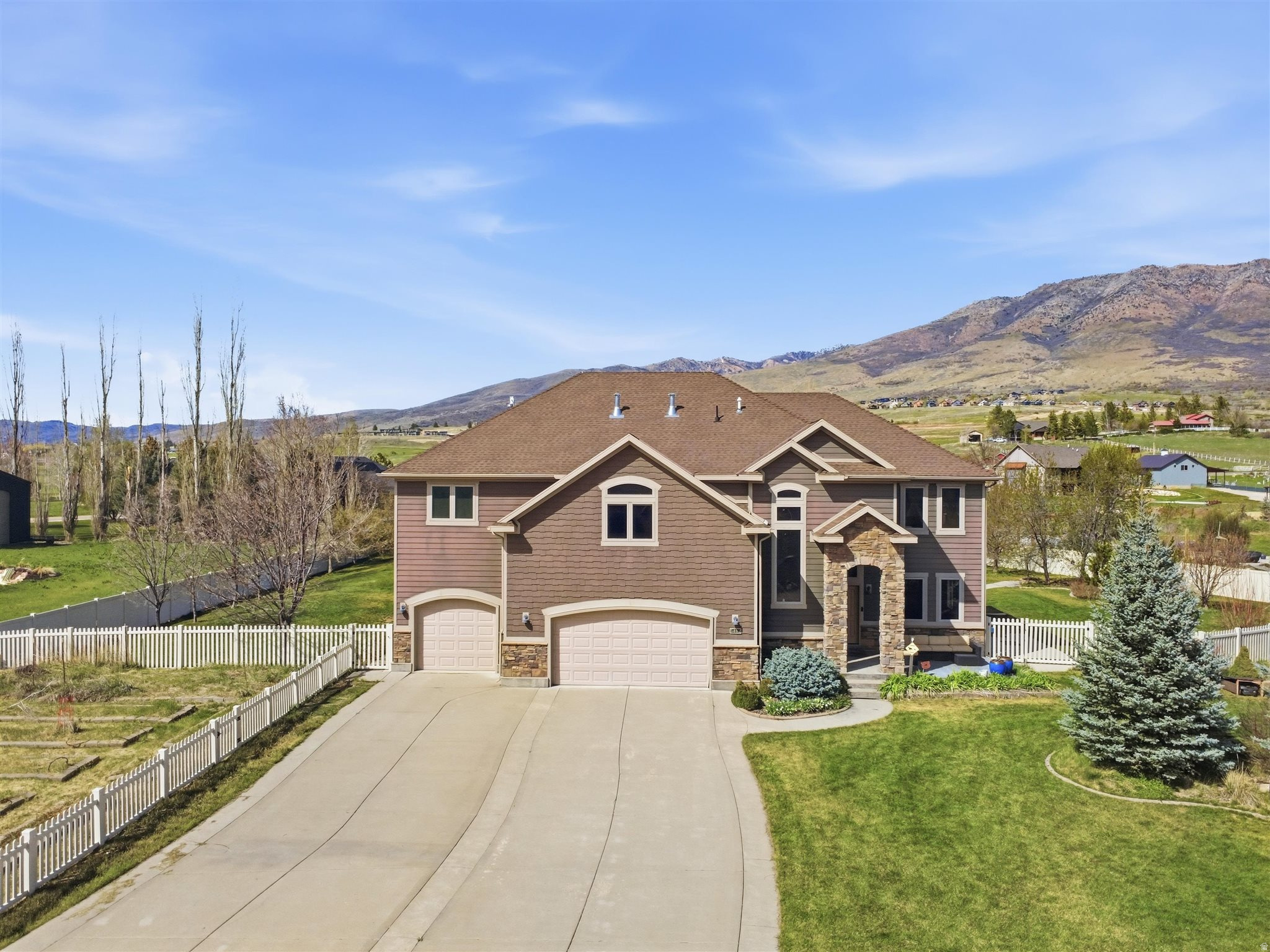EDEN ACRES - Residential