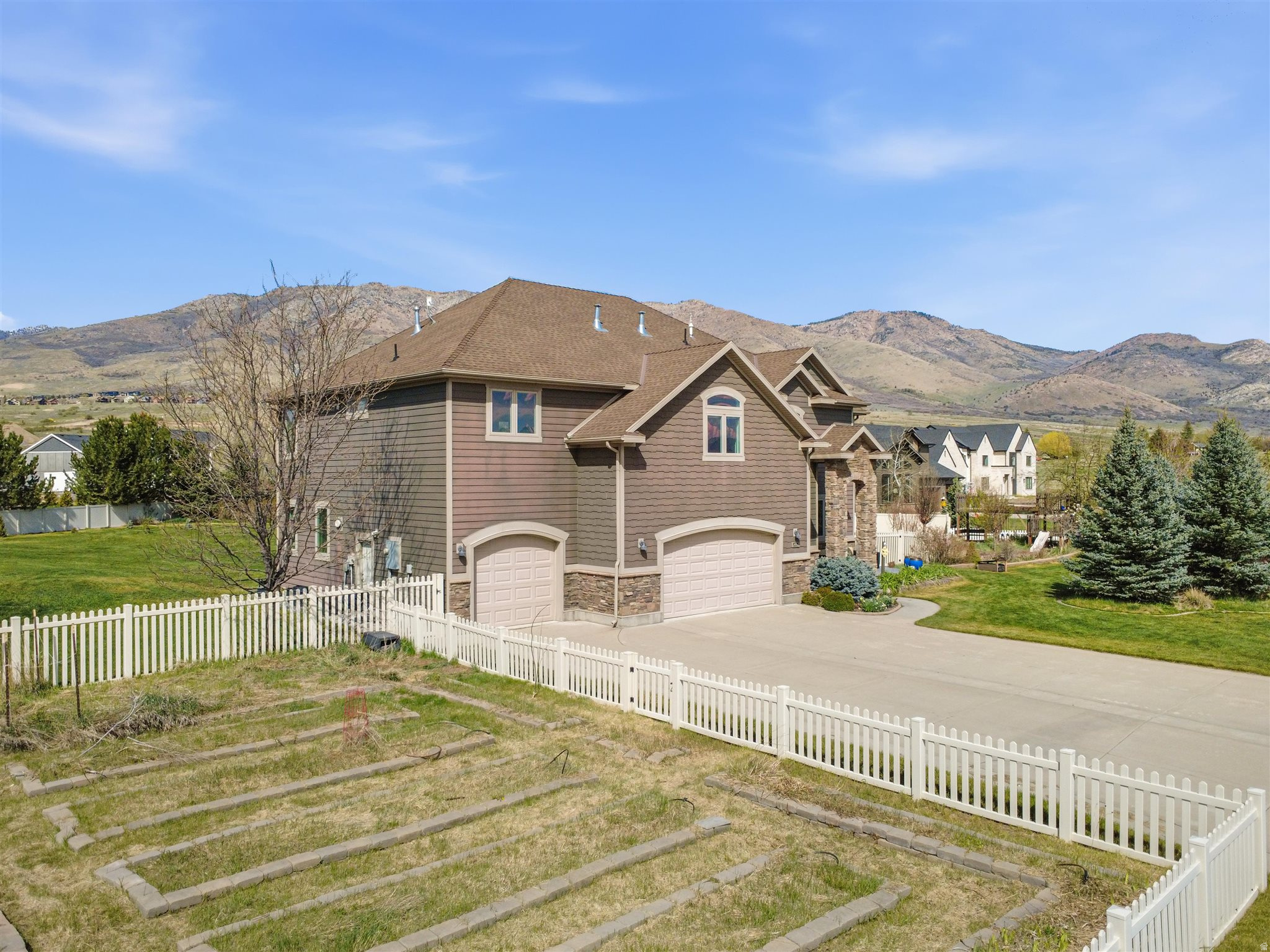 EDEN ACRES - Residential