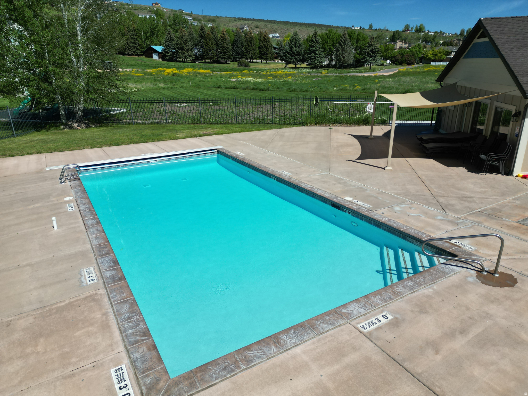 LOCHWOOD ESTATES - Residential