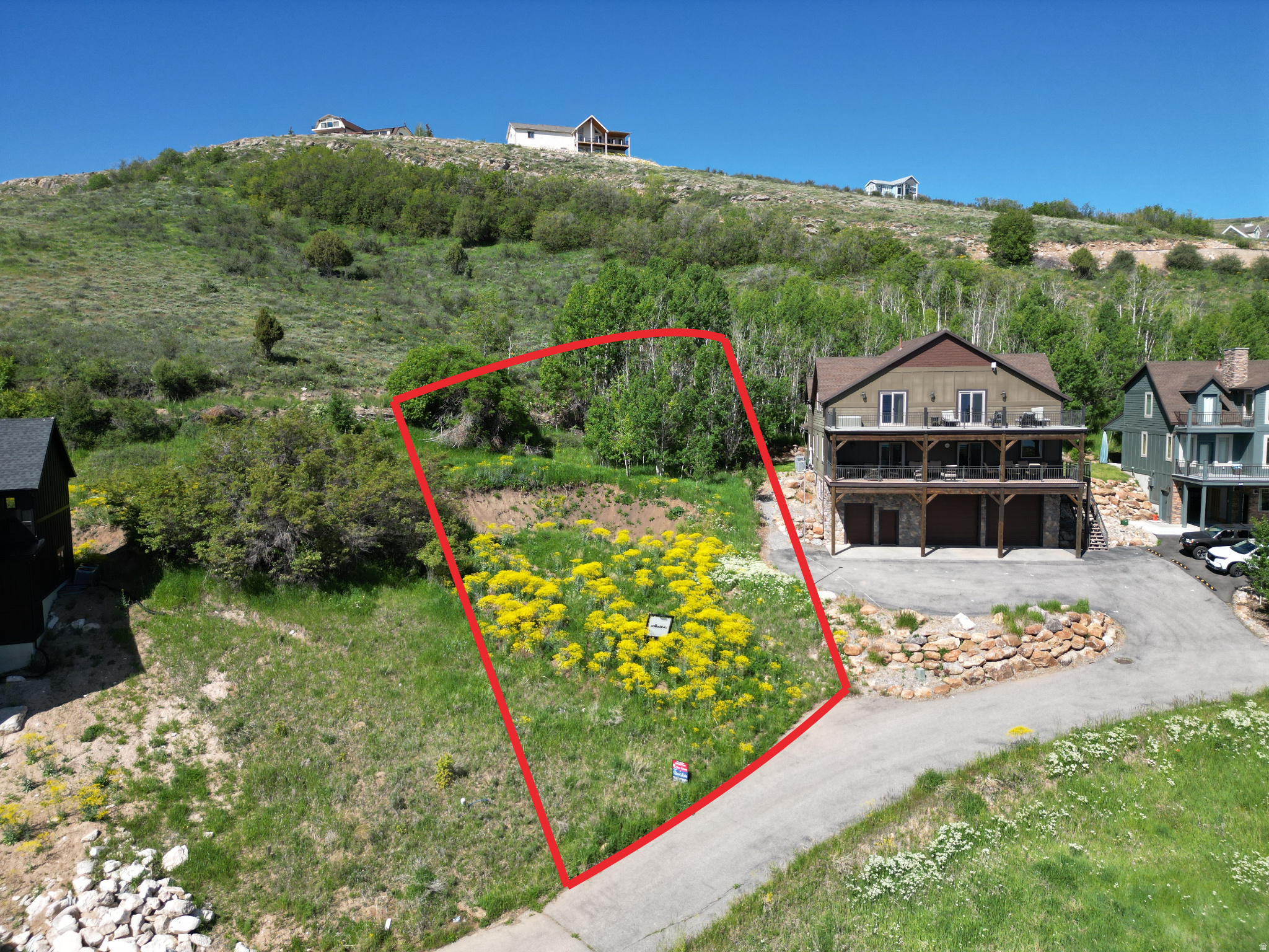 LOCHWOOD ESTATES - Residential