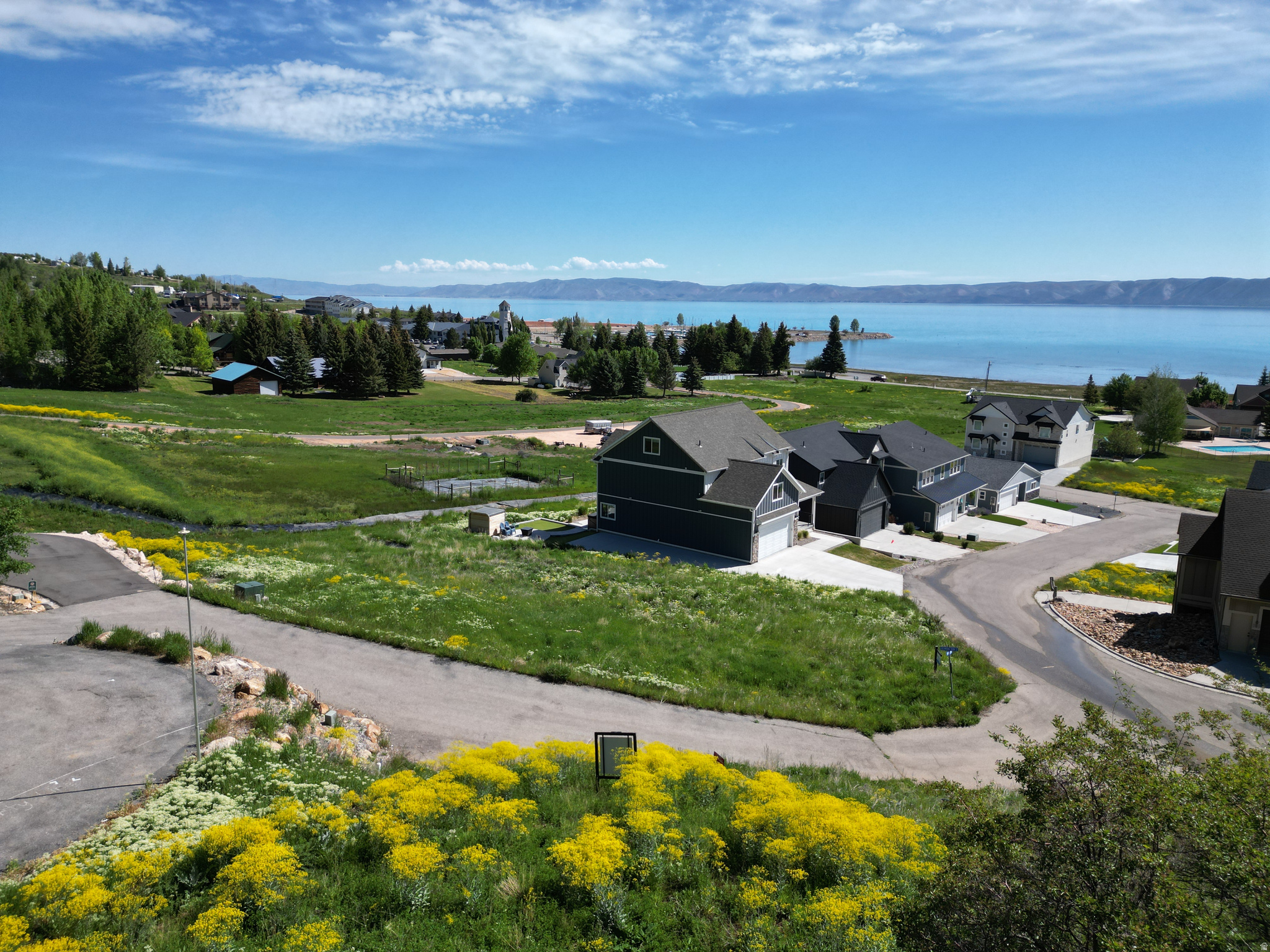 LOCHWOOD ESTATES - Residential