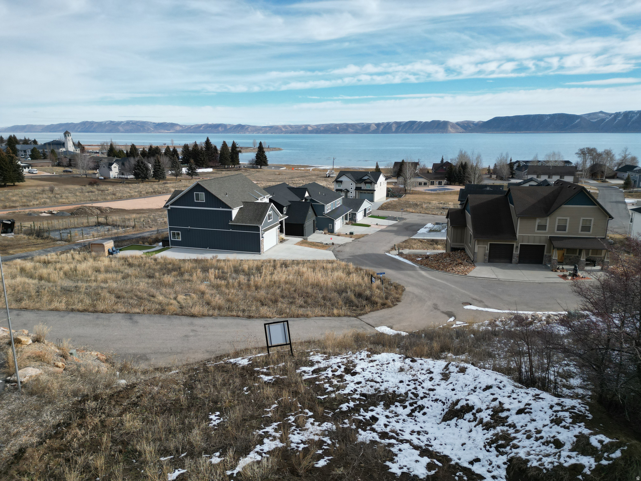 LOCHWOOD ESTATES - Residential