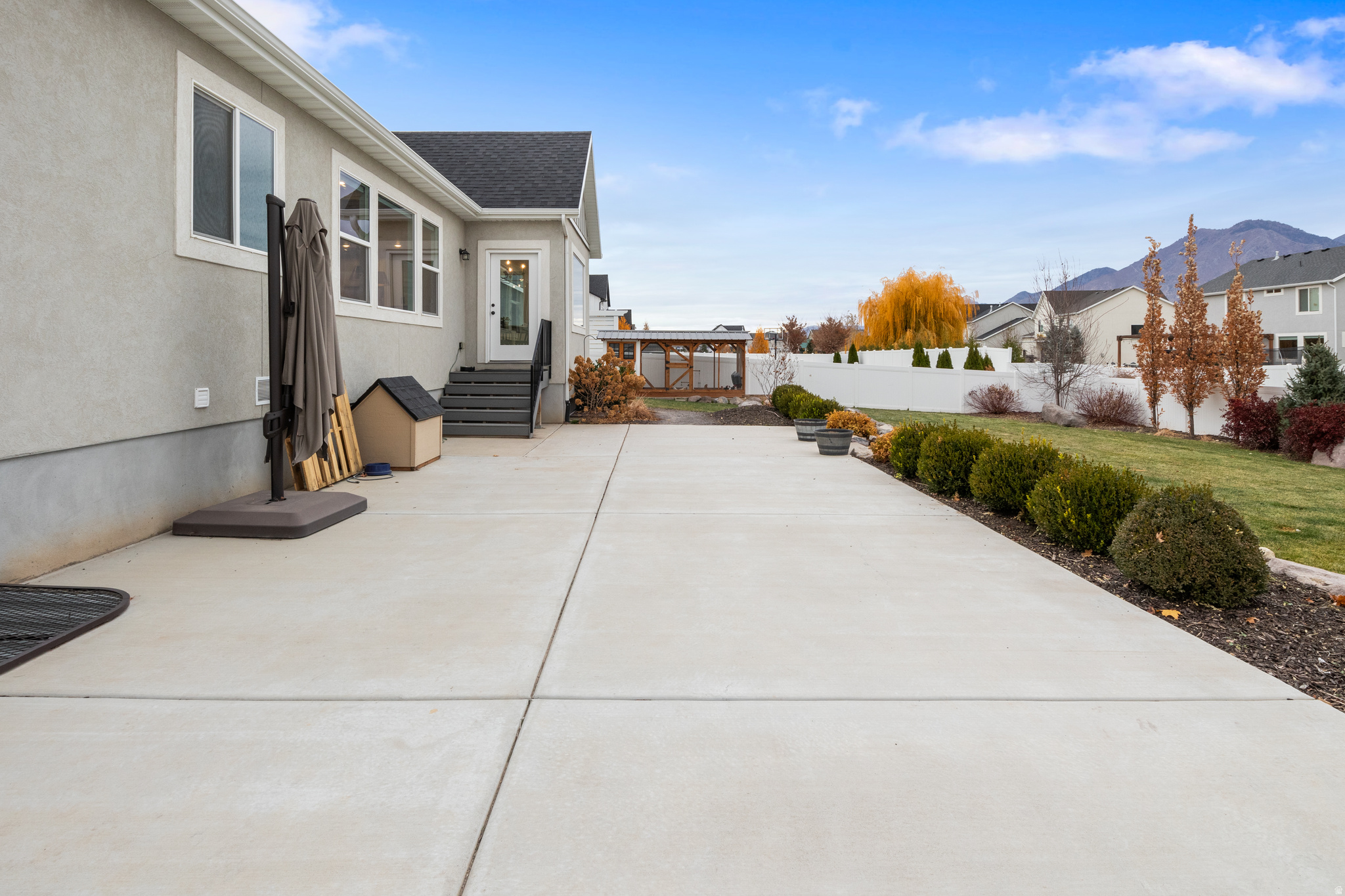 MAPLETON GROVE - Residential