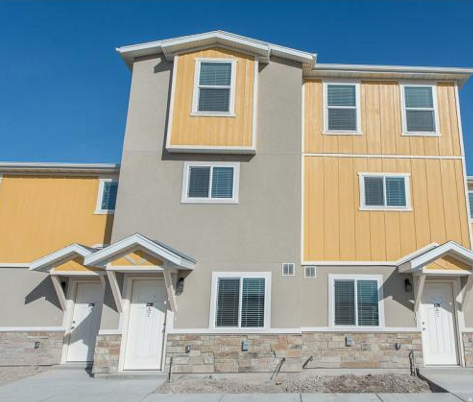 TUCKER ROW AT WATERS EDGE - Residential