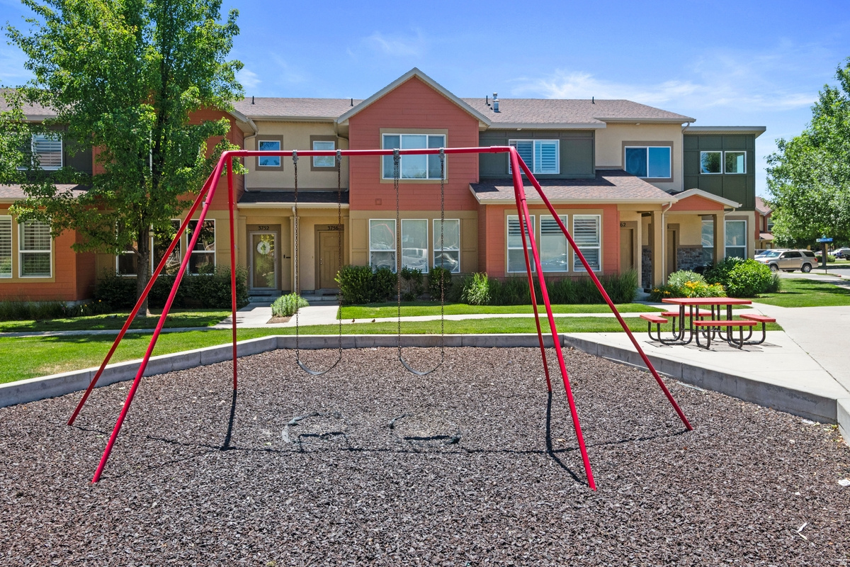 SUMMERLANE AT THE DI - Residential
