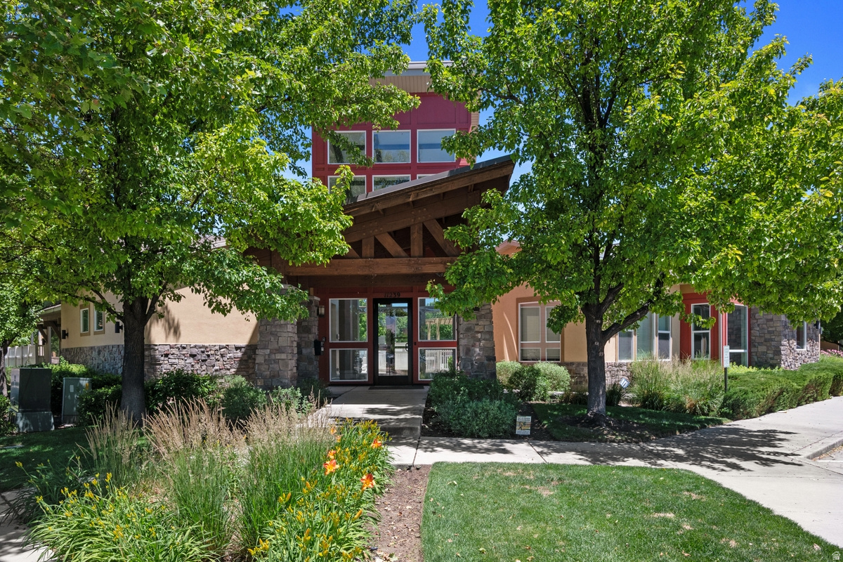 SUMMERLANE AT THE DI - Residential