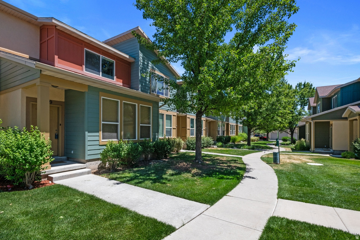SUMMERLANE AT THE DI - Residential