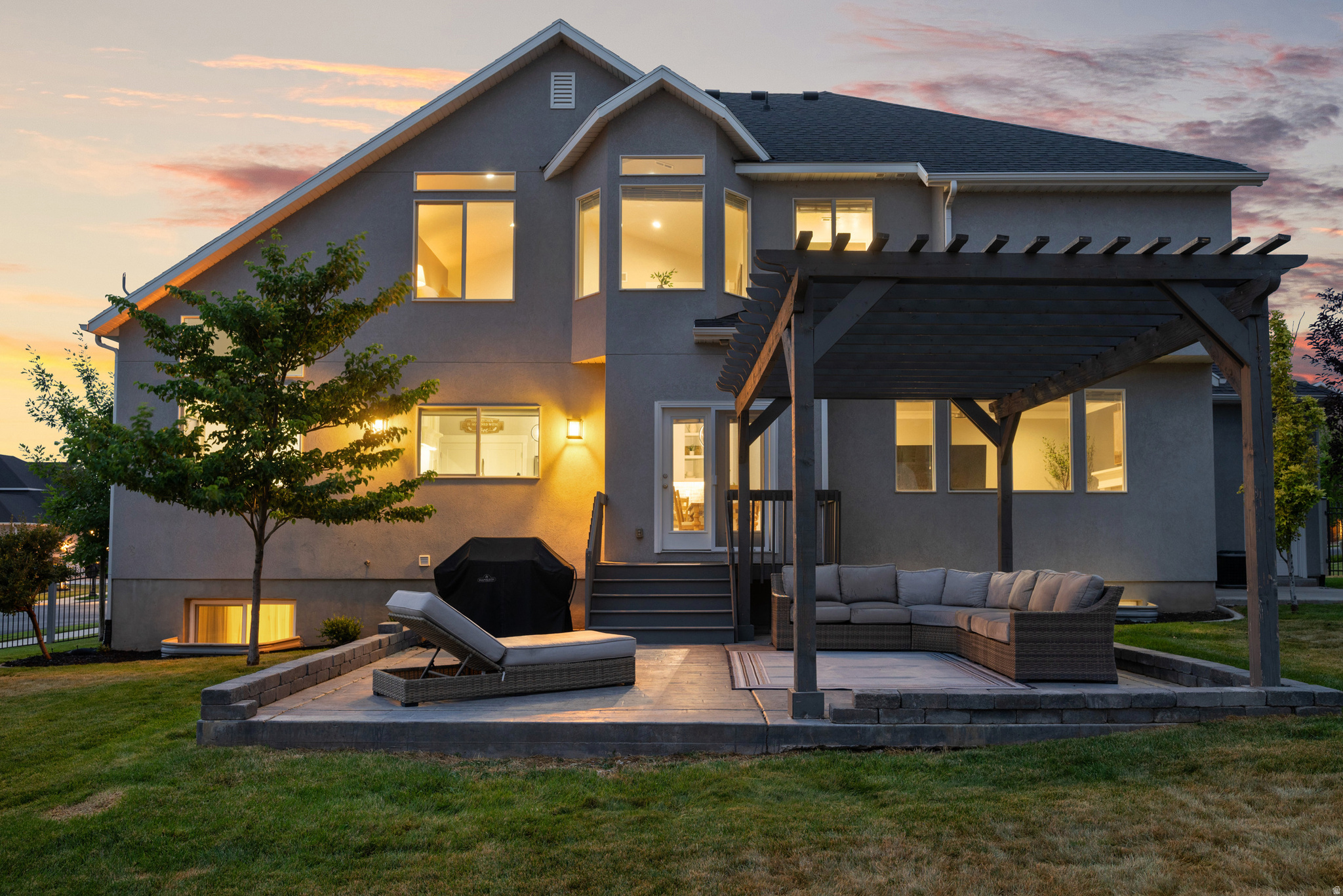 BEACON HILL THE HIGHLANDS - Residential