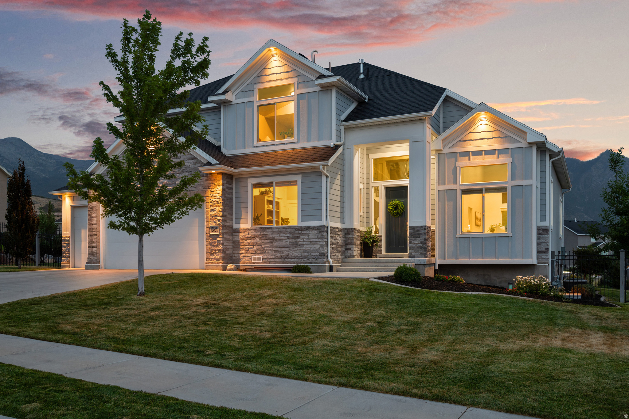 BEACON HILL THE HIGHLANDS - Residential