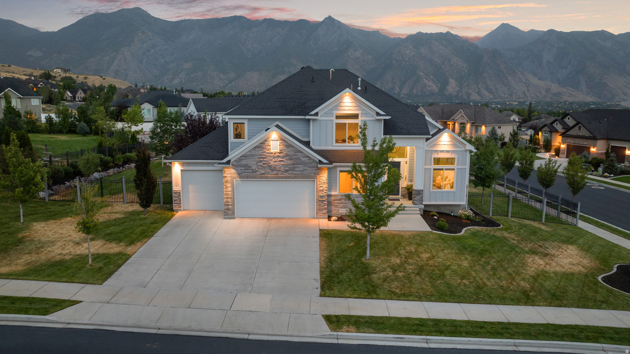 BEACON HILL THE HIGHLANDS - Residential