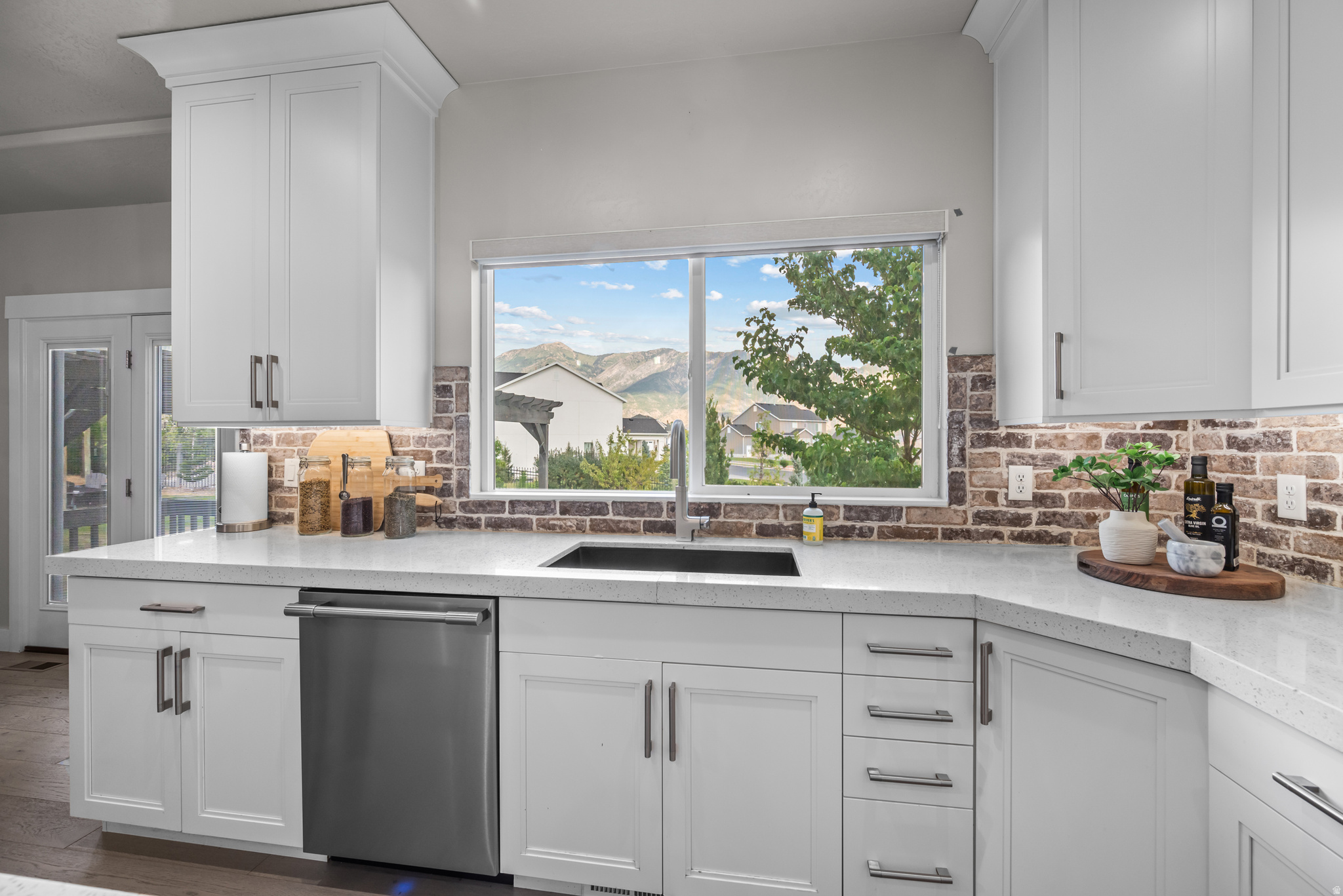 BEACON HILL THE HIGHLANDS - Residential