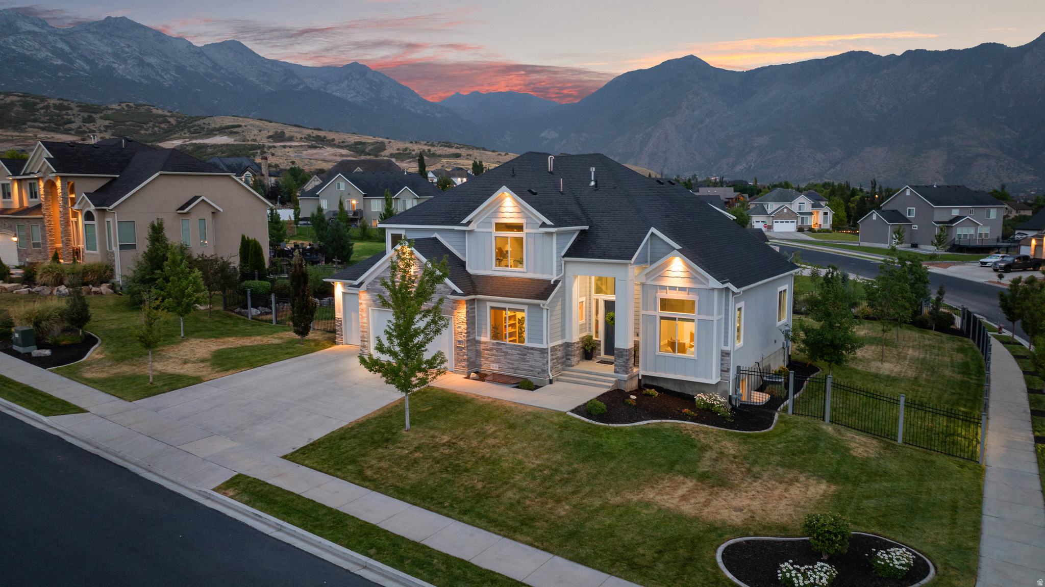 BEACON HILL THE HIGHLANDS - Residential