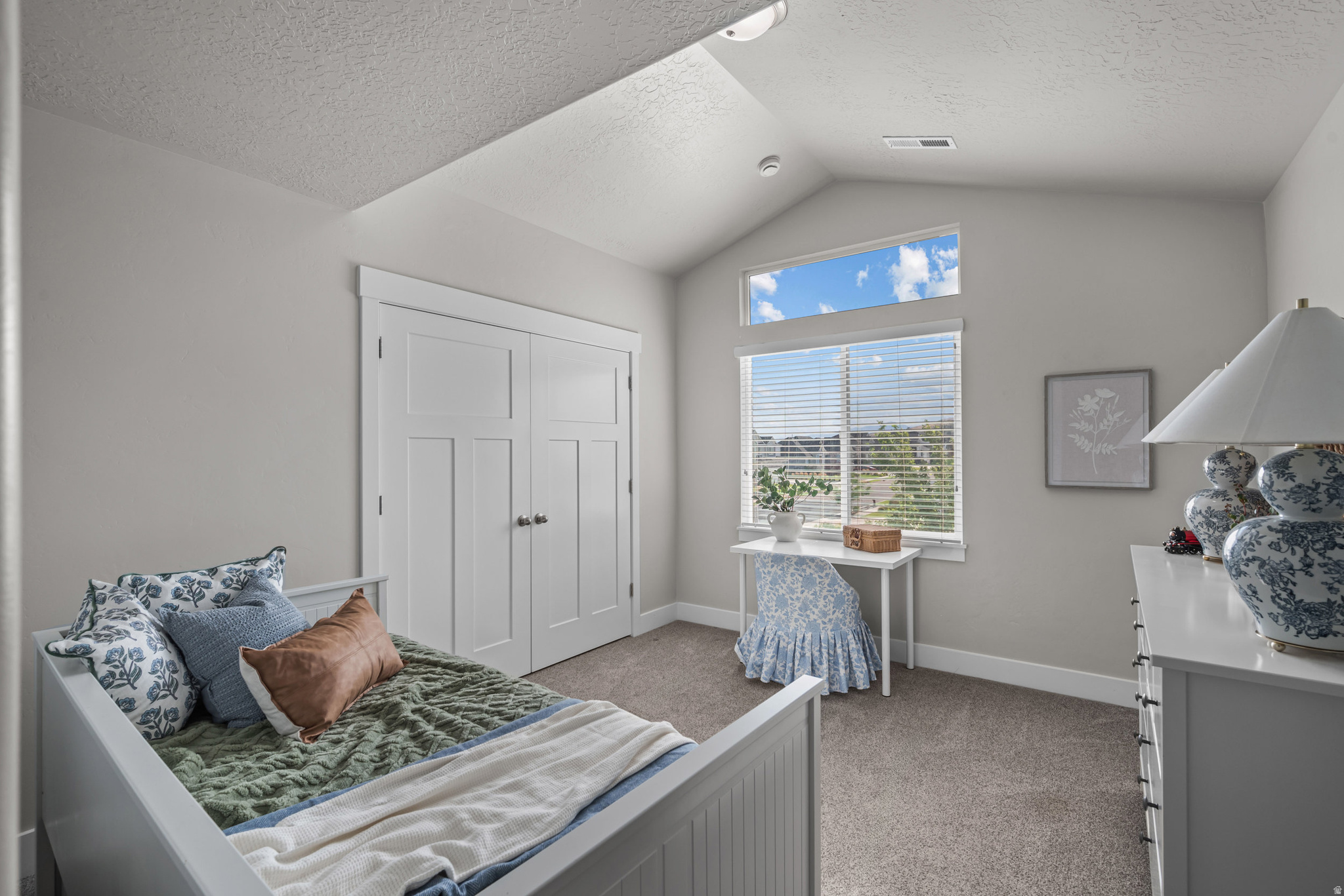 BEACON HILL THE HIGHLANDS - Residential