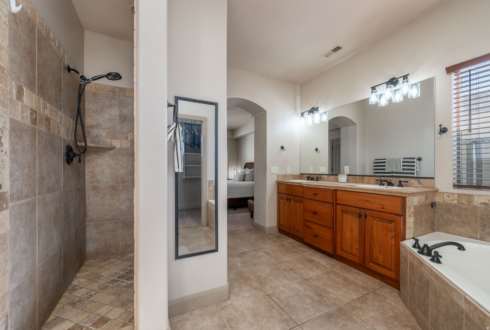 JEDORA ESTATES 1 - Residential