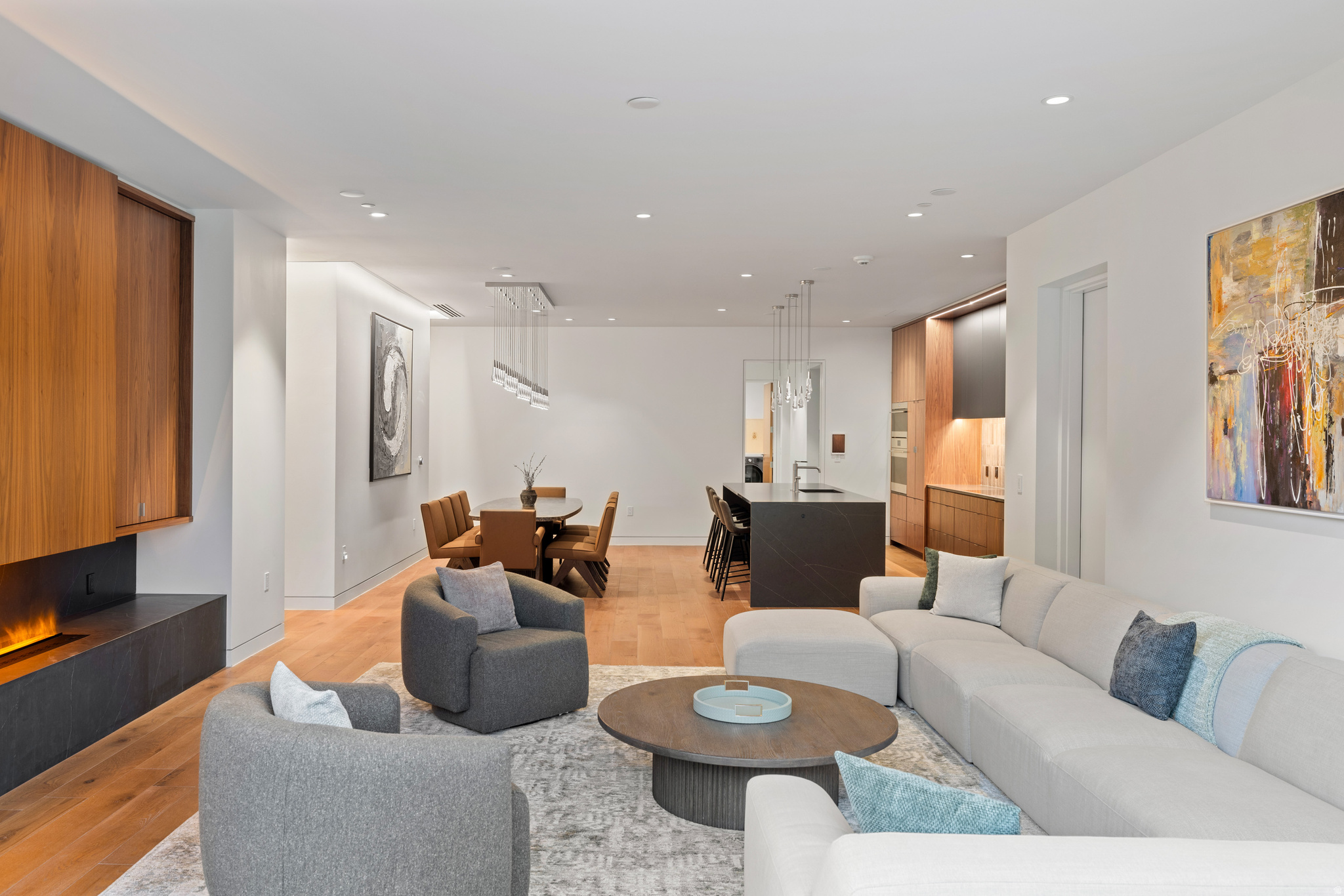FOUNDERS PLACE - Residential