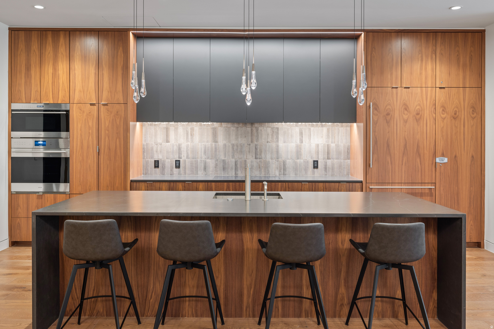 FOUNDERS PLACE - Residential