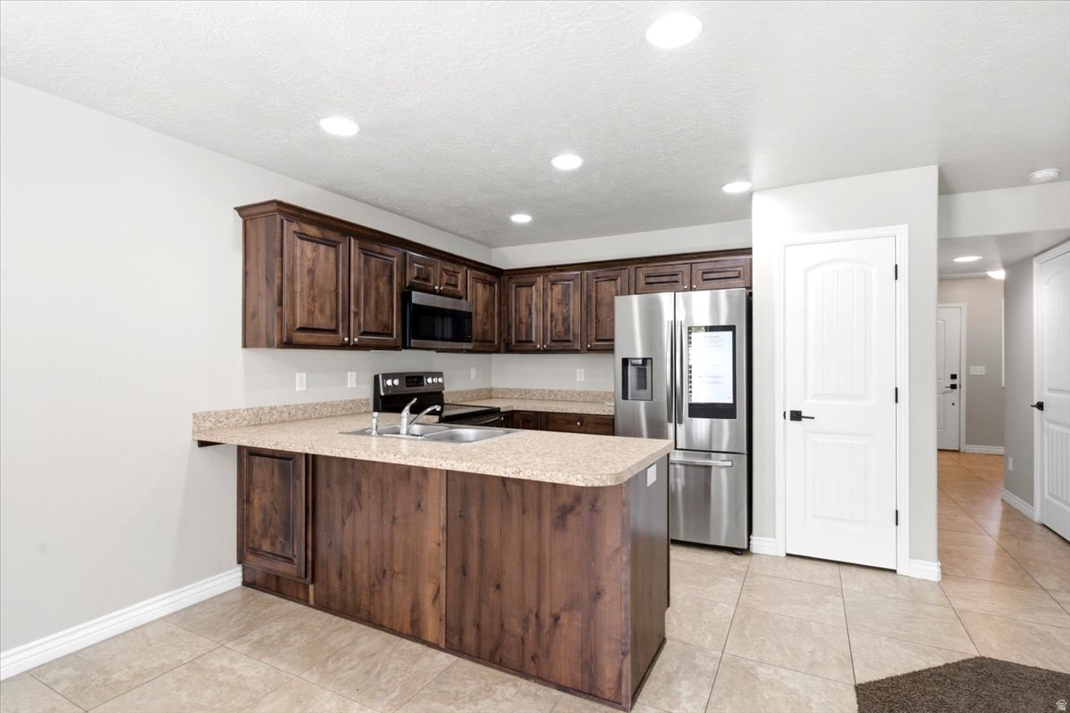 CAMELOT COVE - Residential