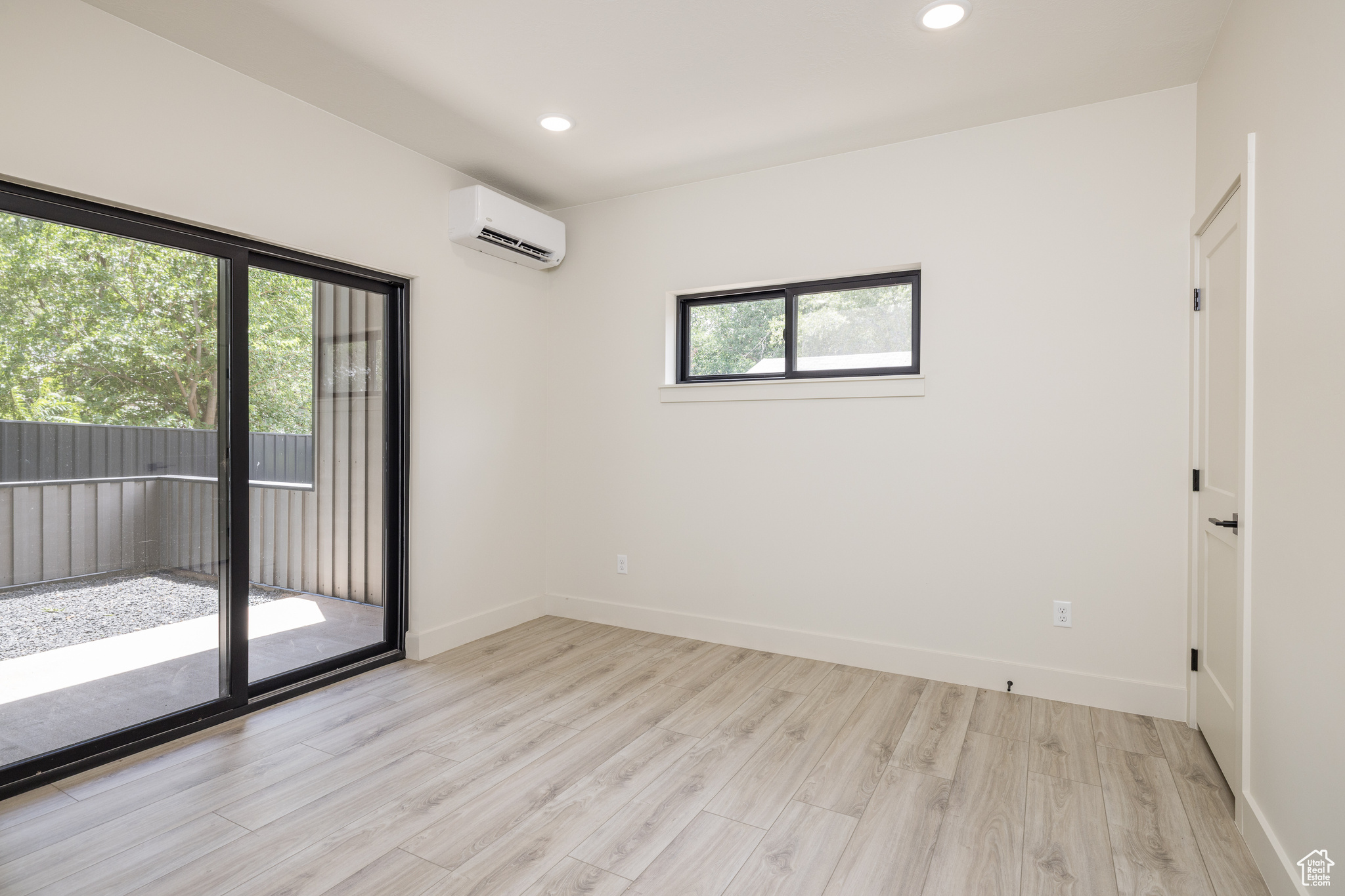 COTTONWOOD CONDOS - Residential