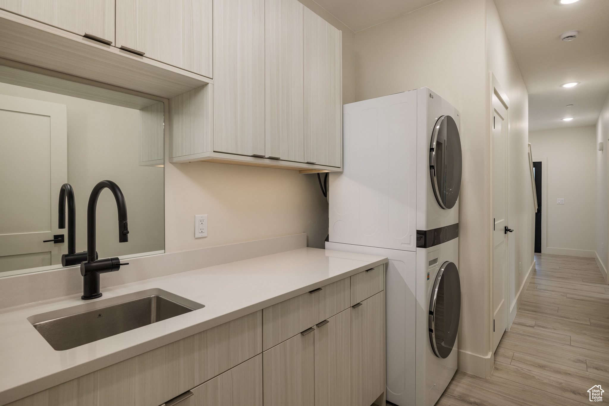 COTTONWOOD CONDOS - Residential