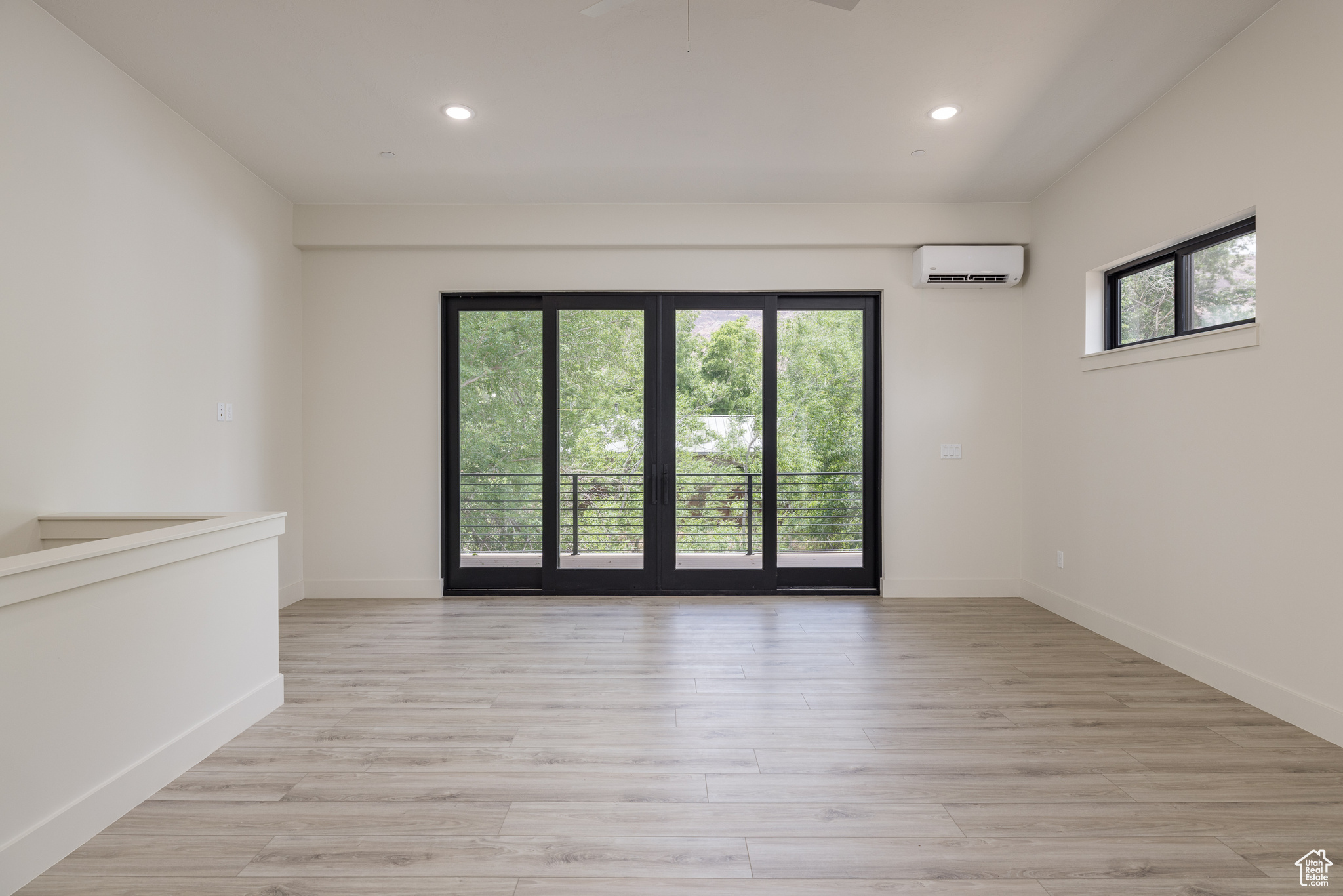 COTTONWOOD CONDOS - Residential