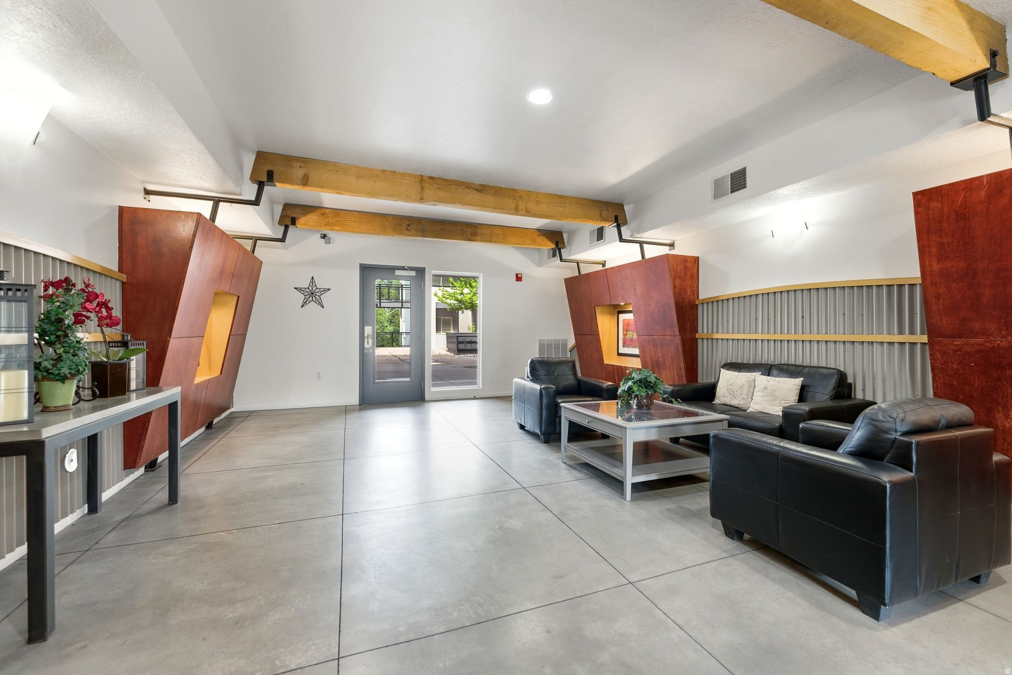 HIGHLAND CONDOMINUMS - Residential