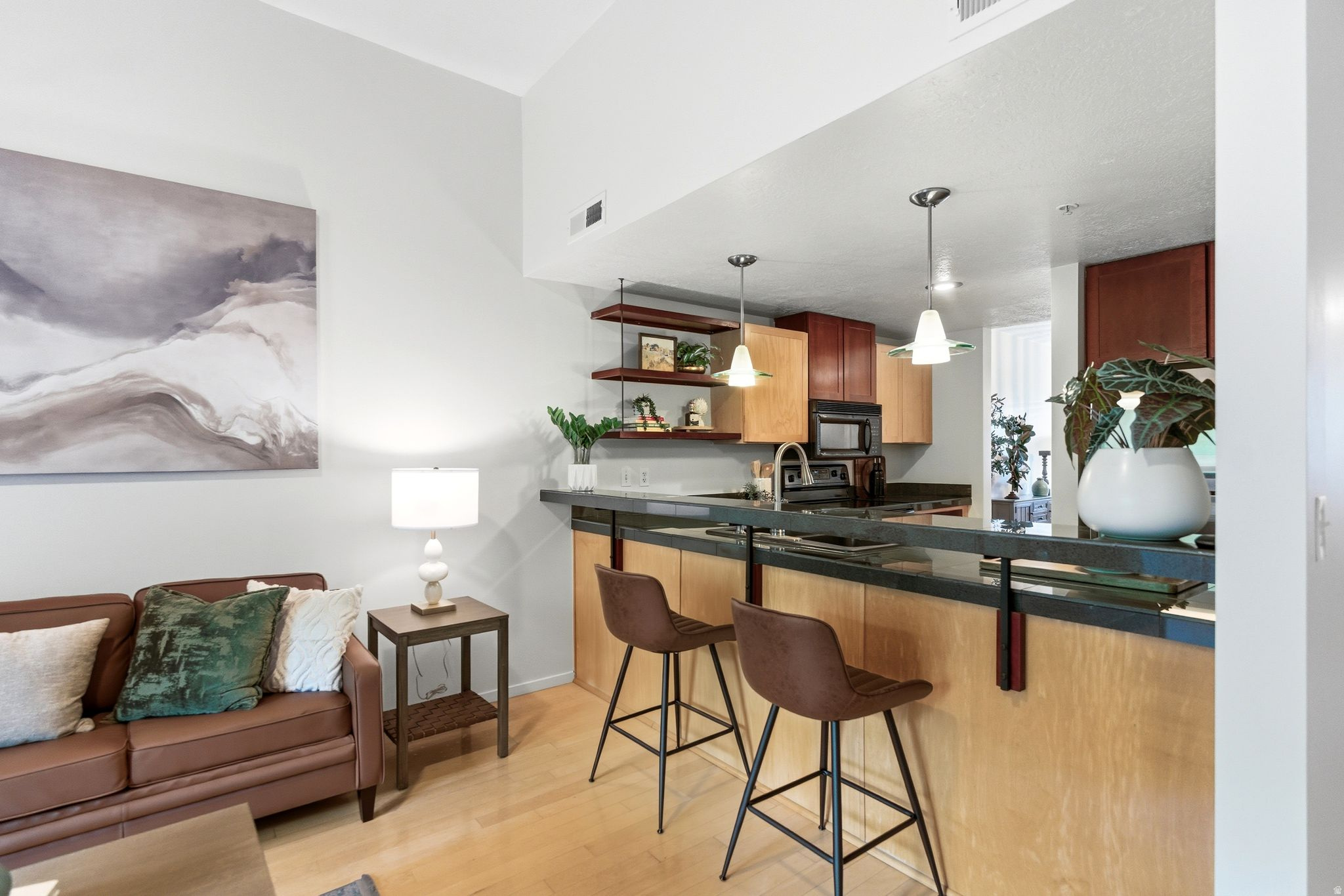 HIGHLAND CONDOMINUMS - Residential