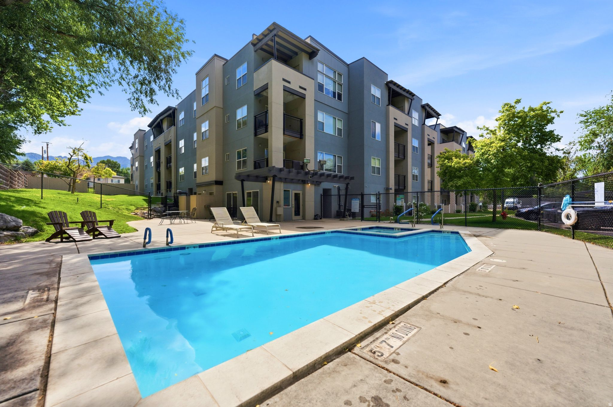 HIGHLAND CONDOMINUMS - Residential
