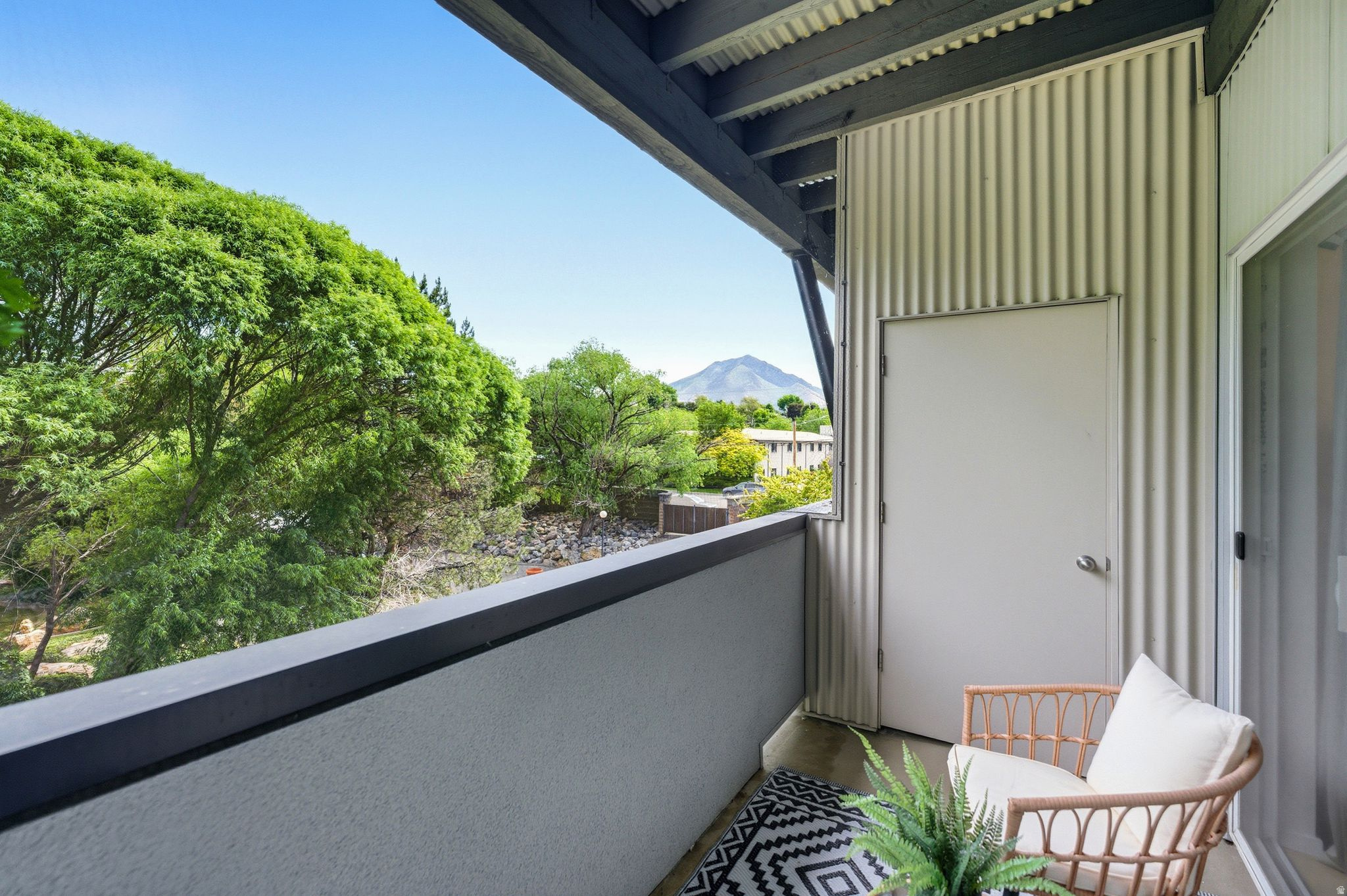 HIGHLAND CONDOMINUMS - Residential
