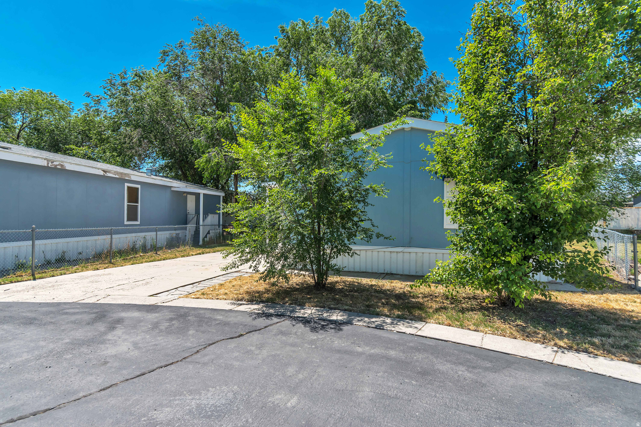 WESTERN ESTATES - Residential
