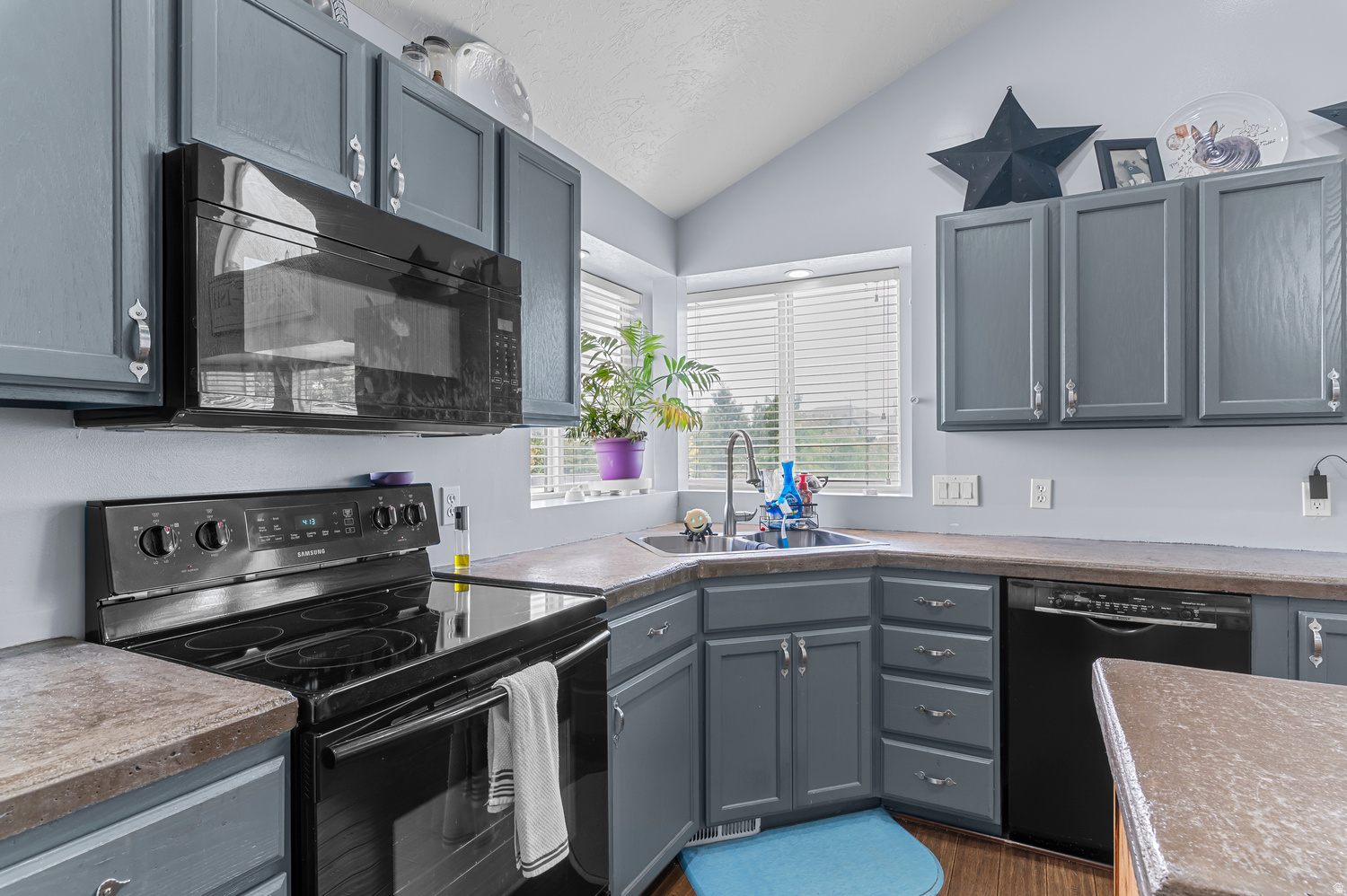 PEBBLECREEK - Residential