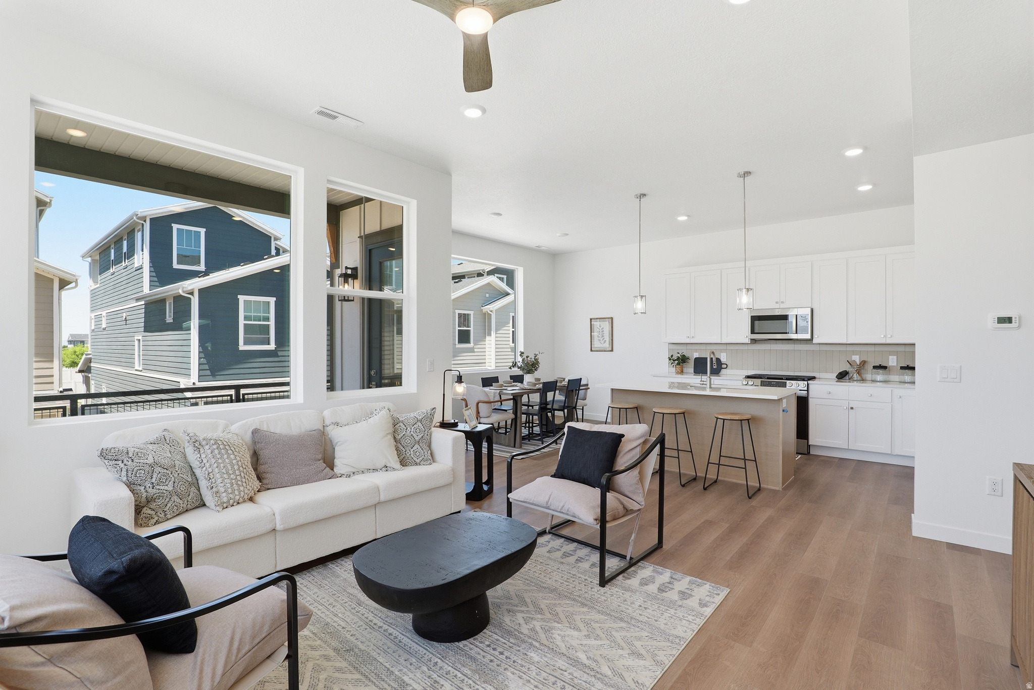 HUNTINGTON RANCH - Residential