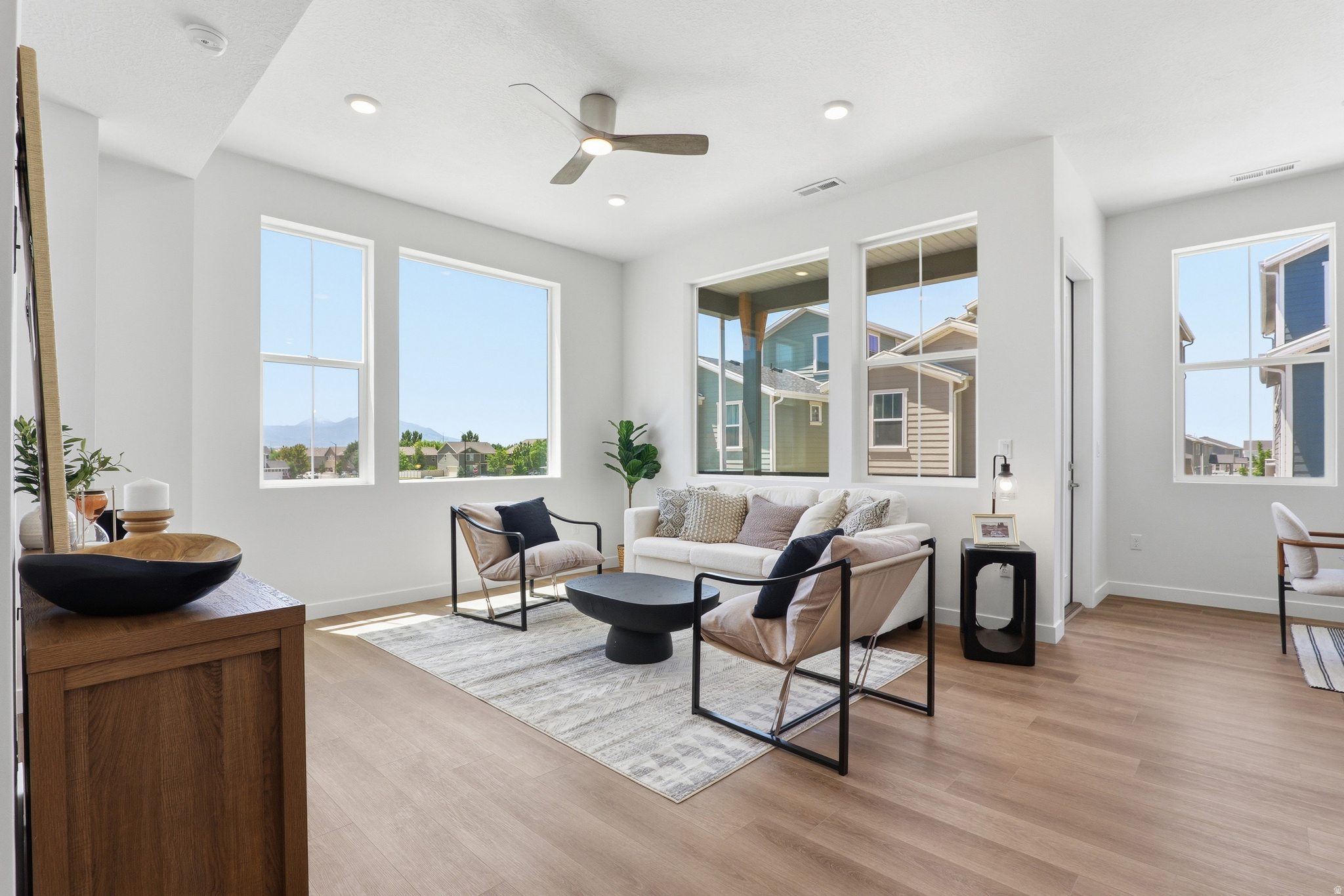 HUNTINGTON RANCH - Residential
