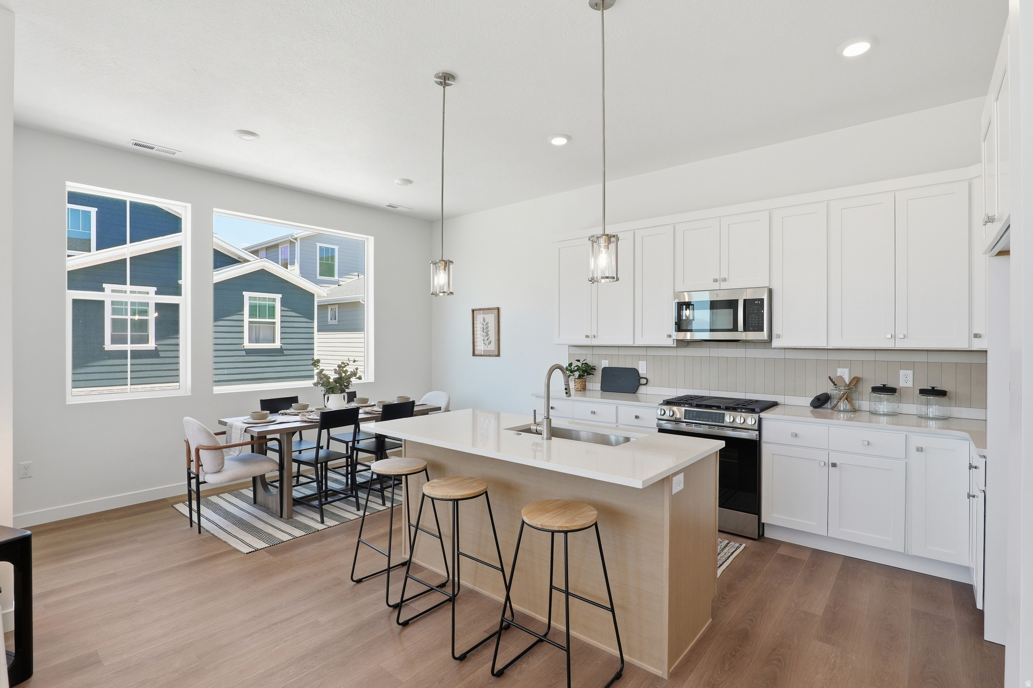 HUNTINGTON RANCH - Residential