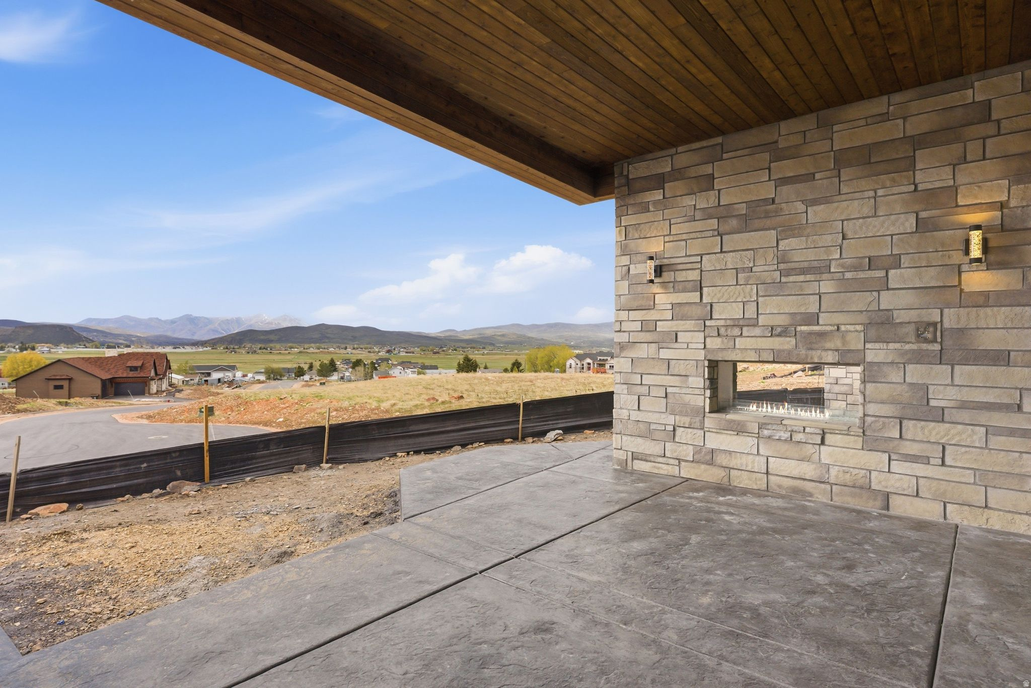 FOOTHILLS AT FRANCIS - Residential
