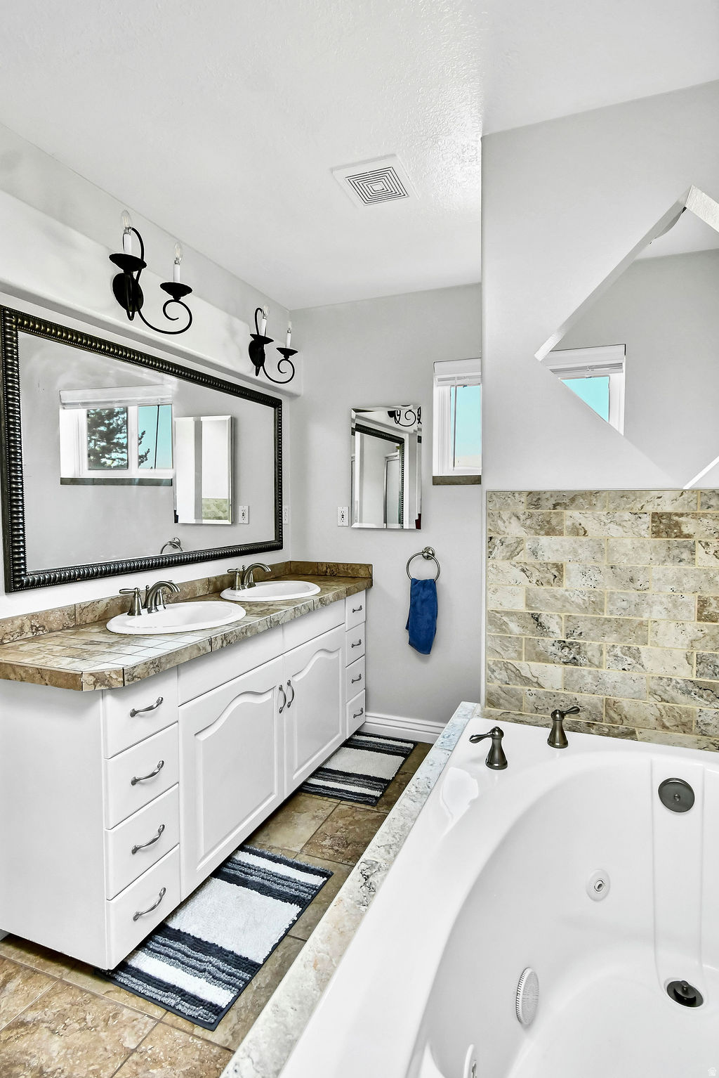 PARK WEST - Residential