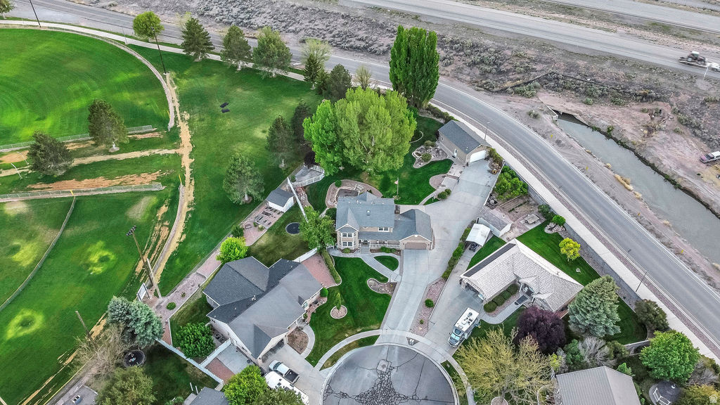 PARK WEST - Residential