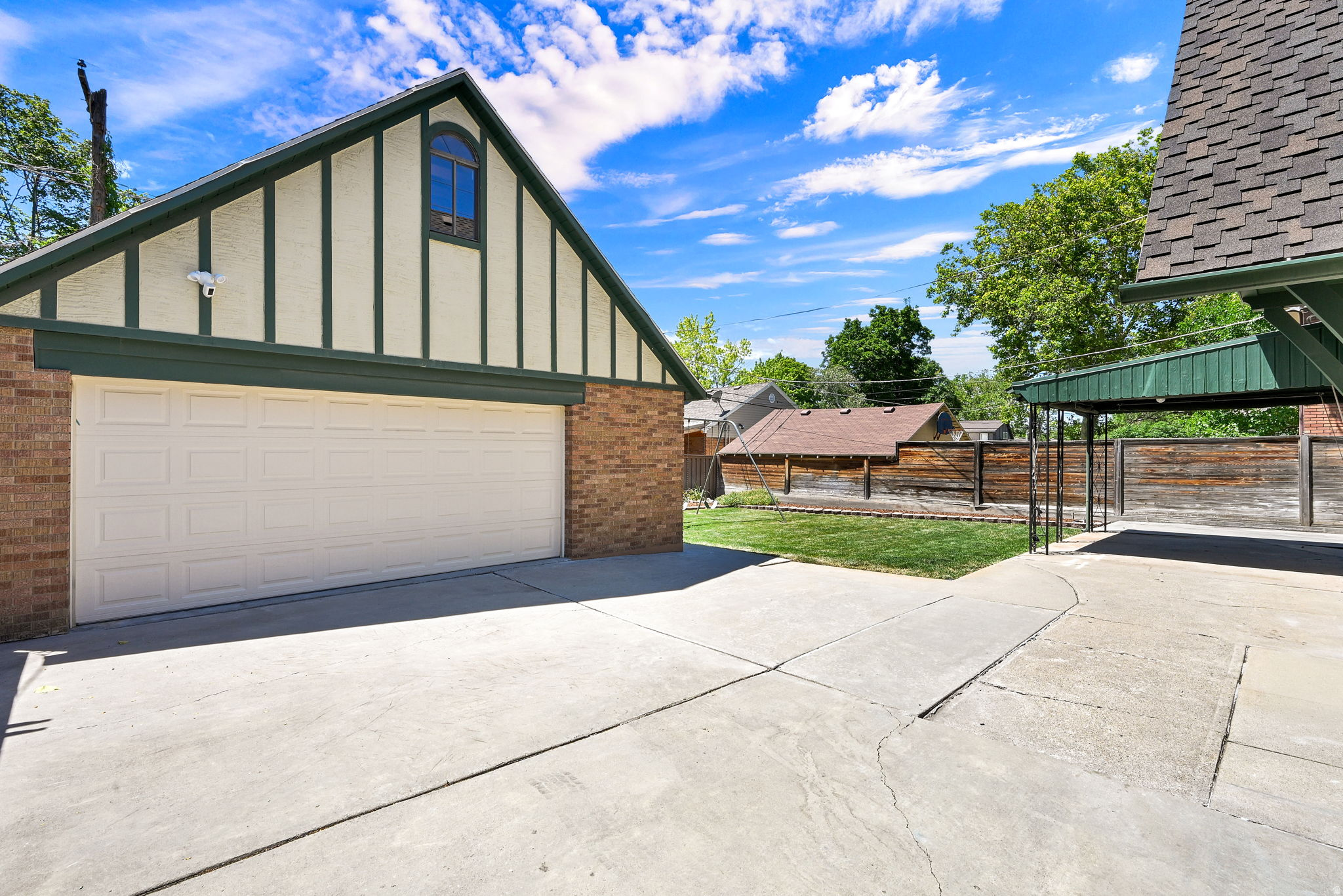 YALECREST - Residential