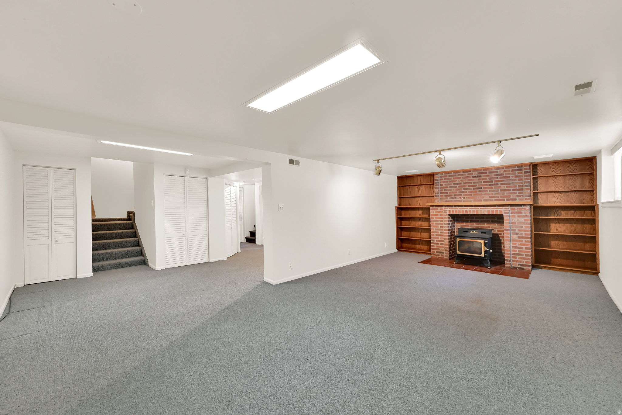 YALECREST - Residential