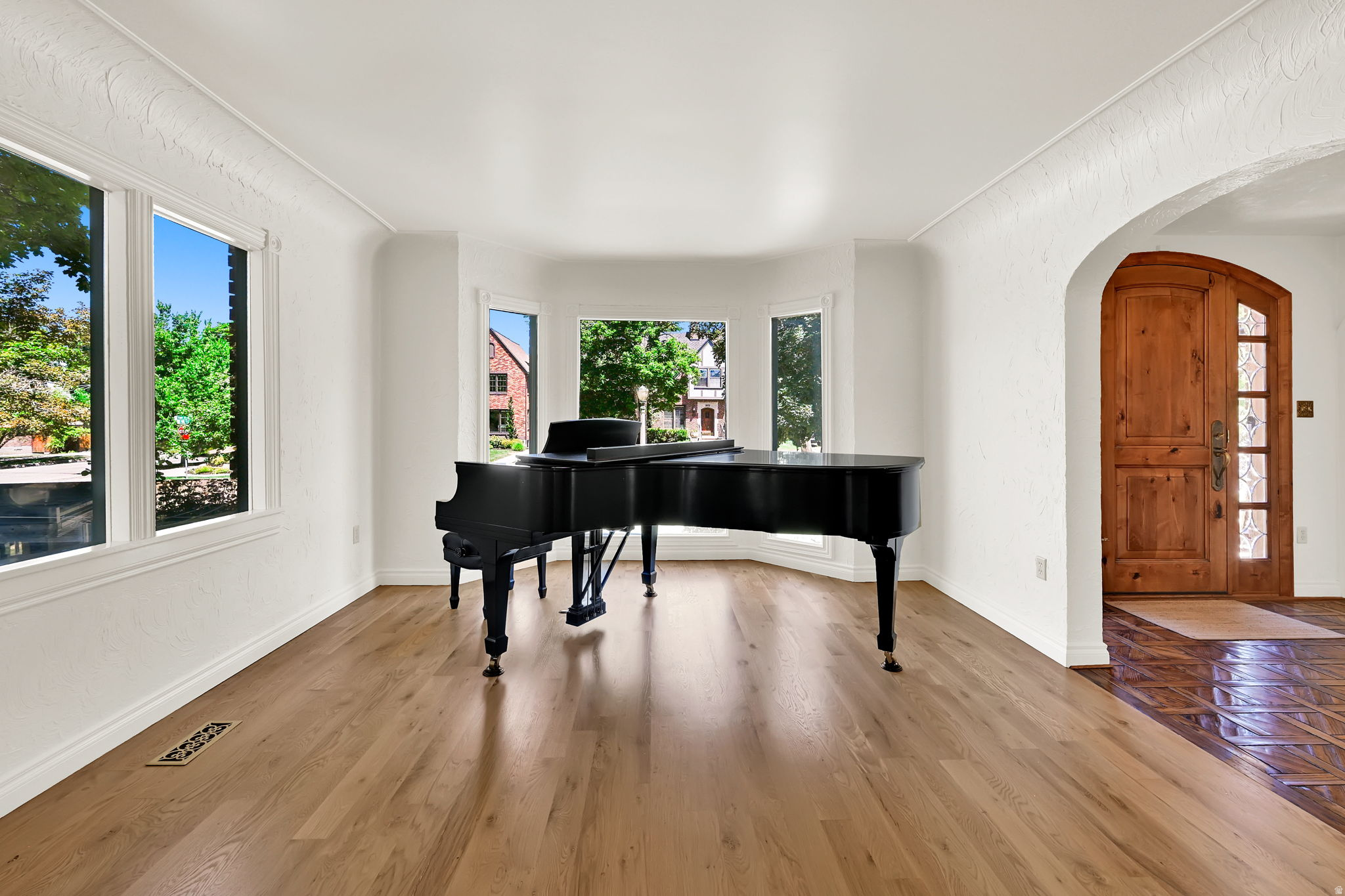 YALECREST - Residential