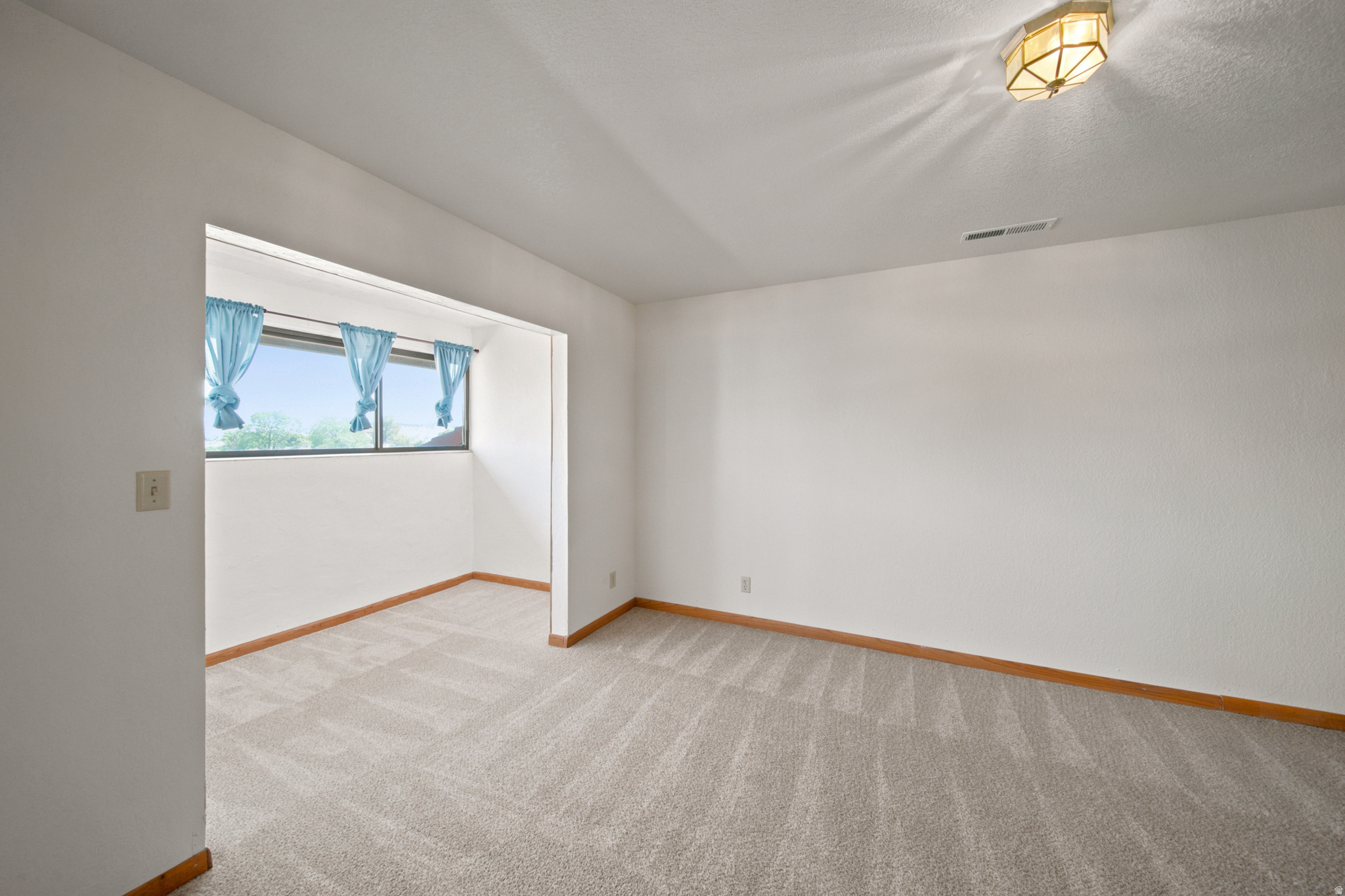BLOOMINGTON KNOLLS TH 1 AMD - Residential