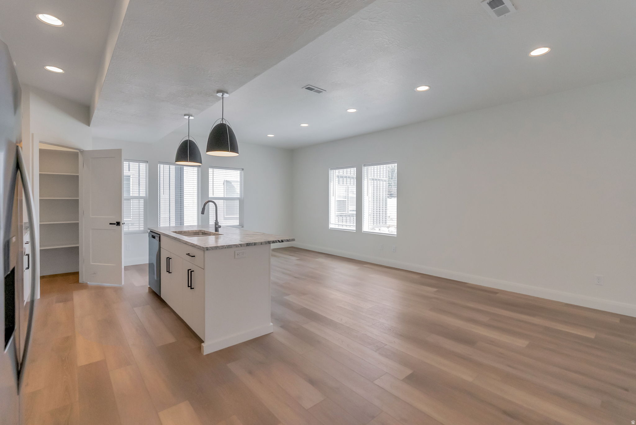 LAKE POINTE - Residential