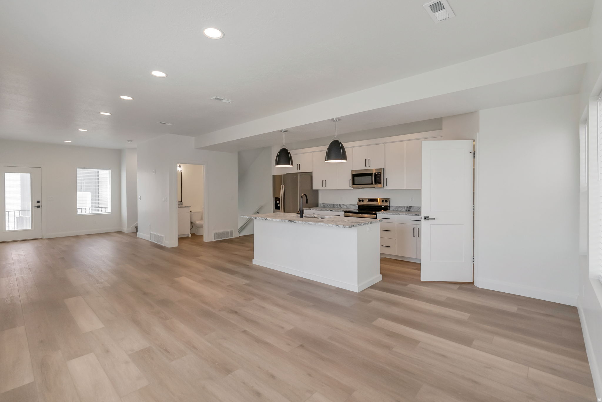 LAKE POINTE - Residential