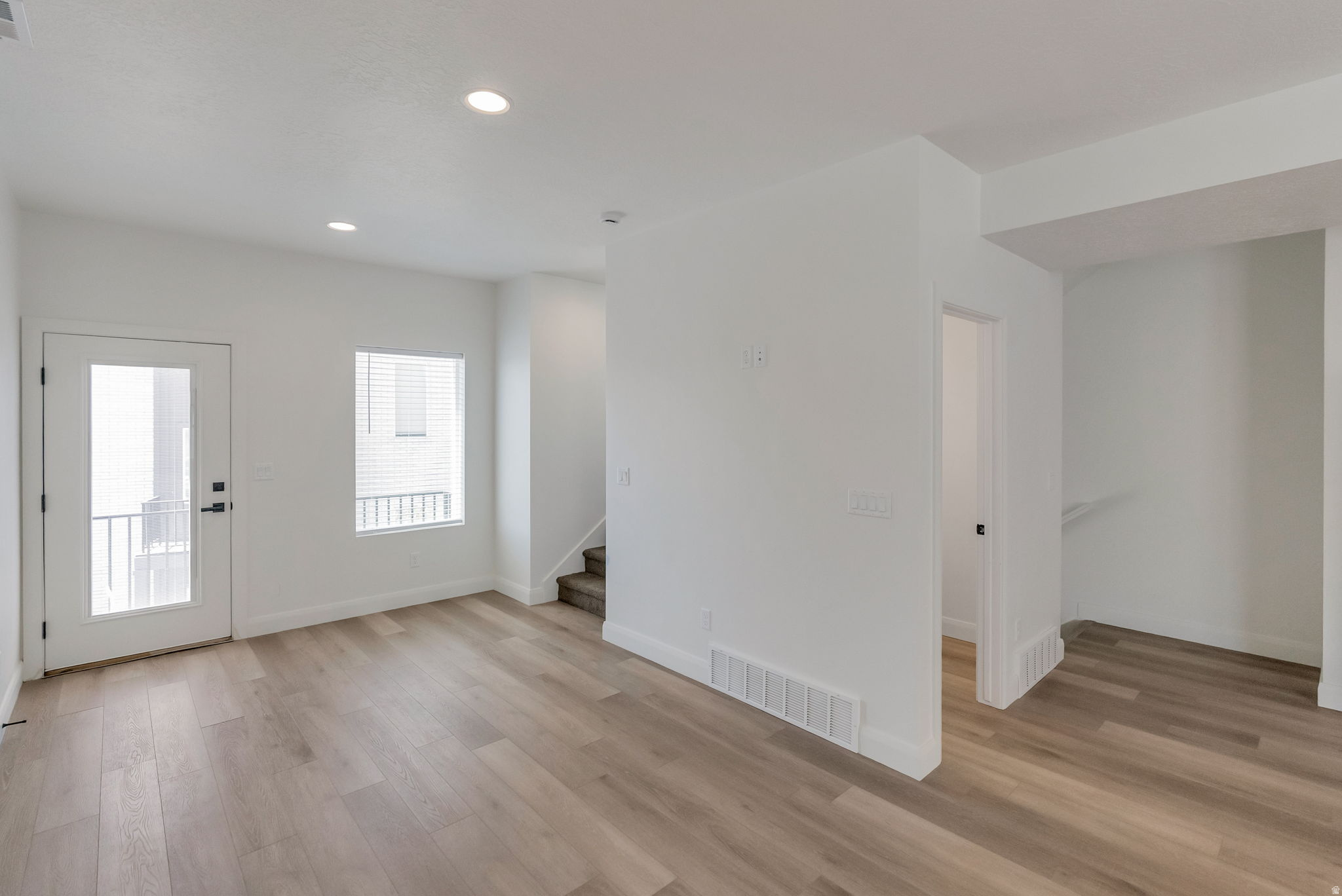 LAKE POINTE - Residential