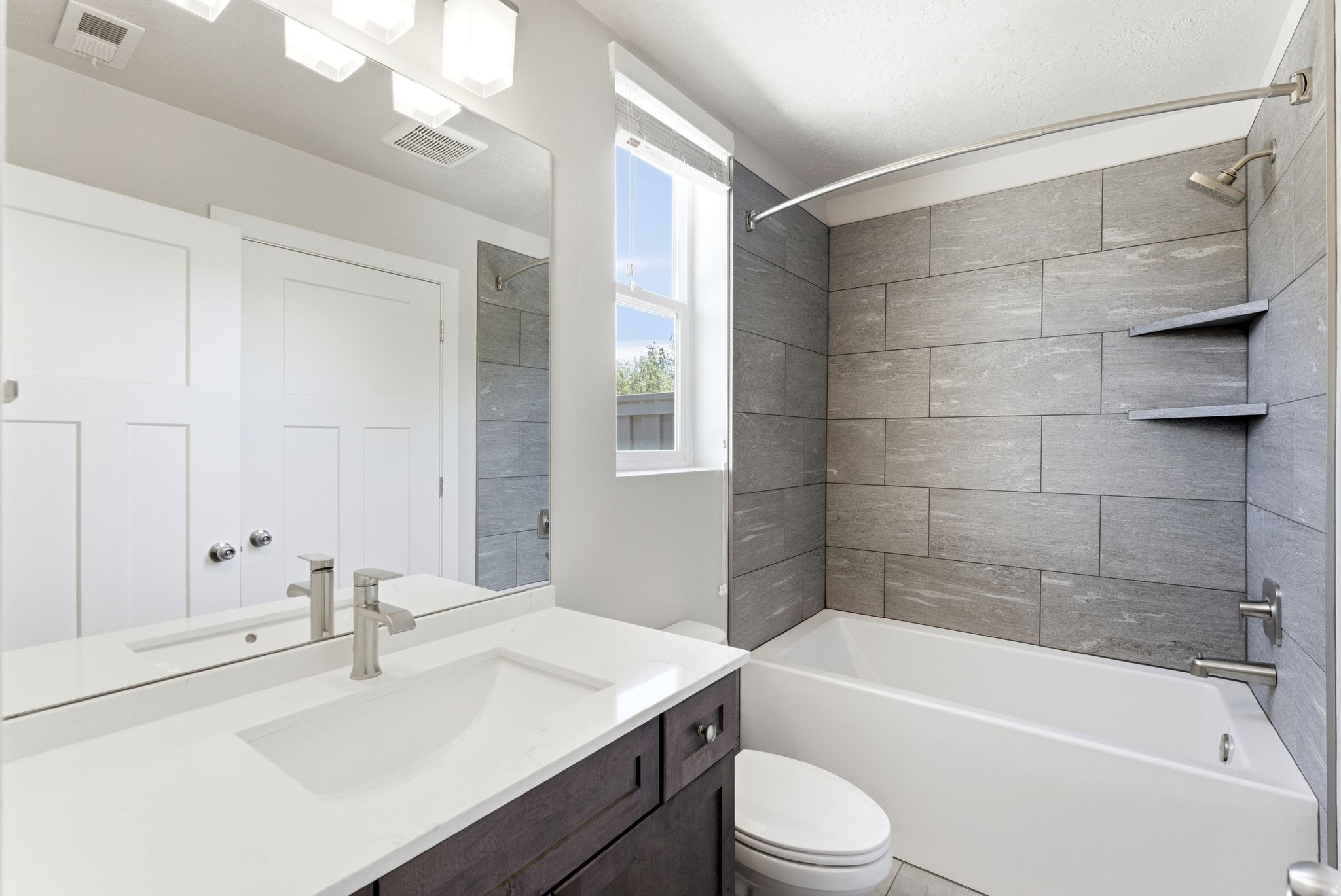 CREEKSIDE - Residential