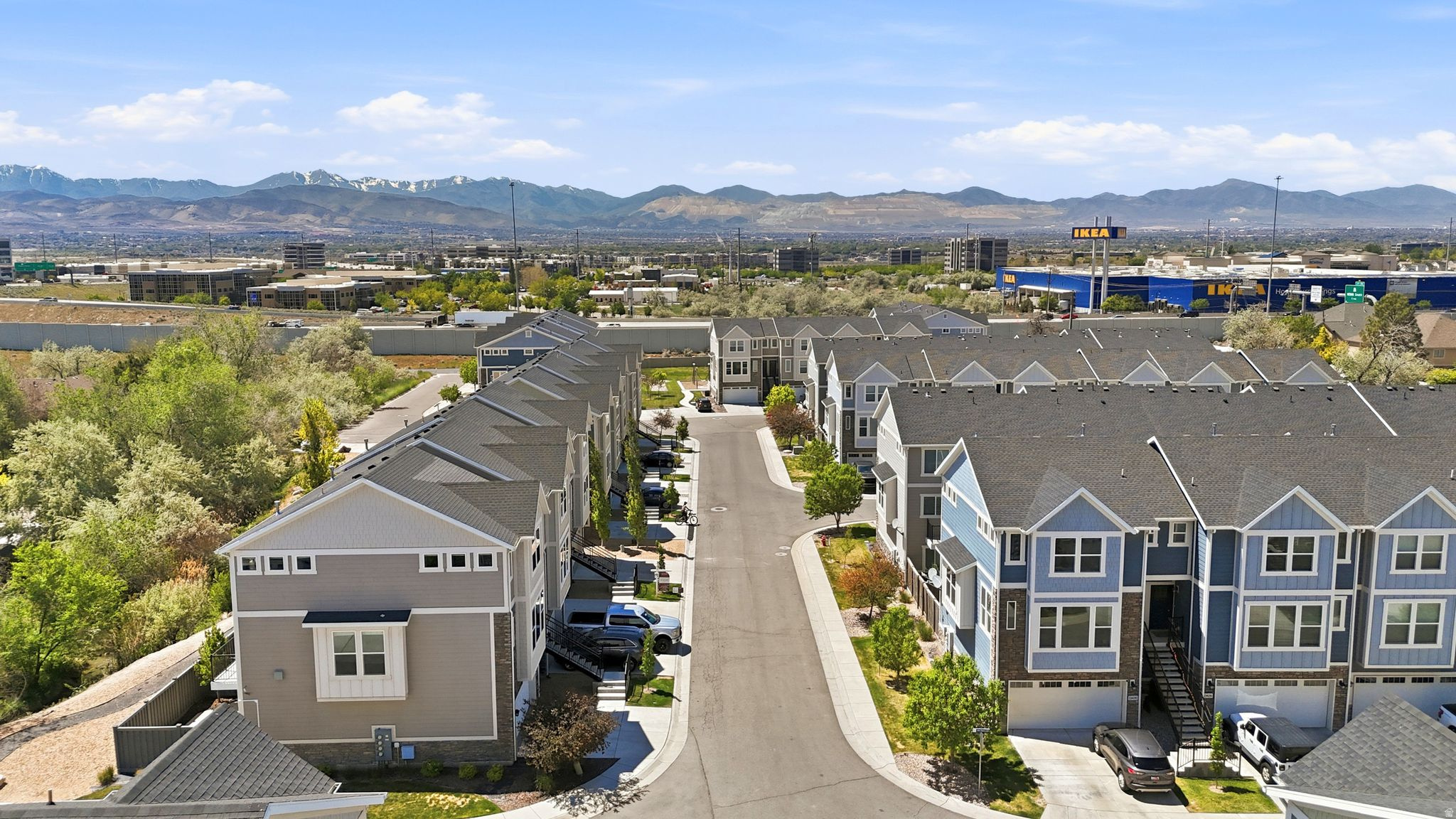 CREEKSIDE - Residential