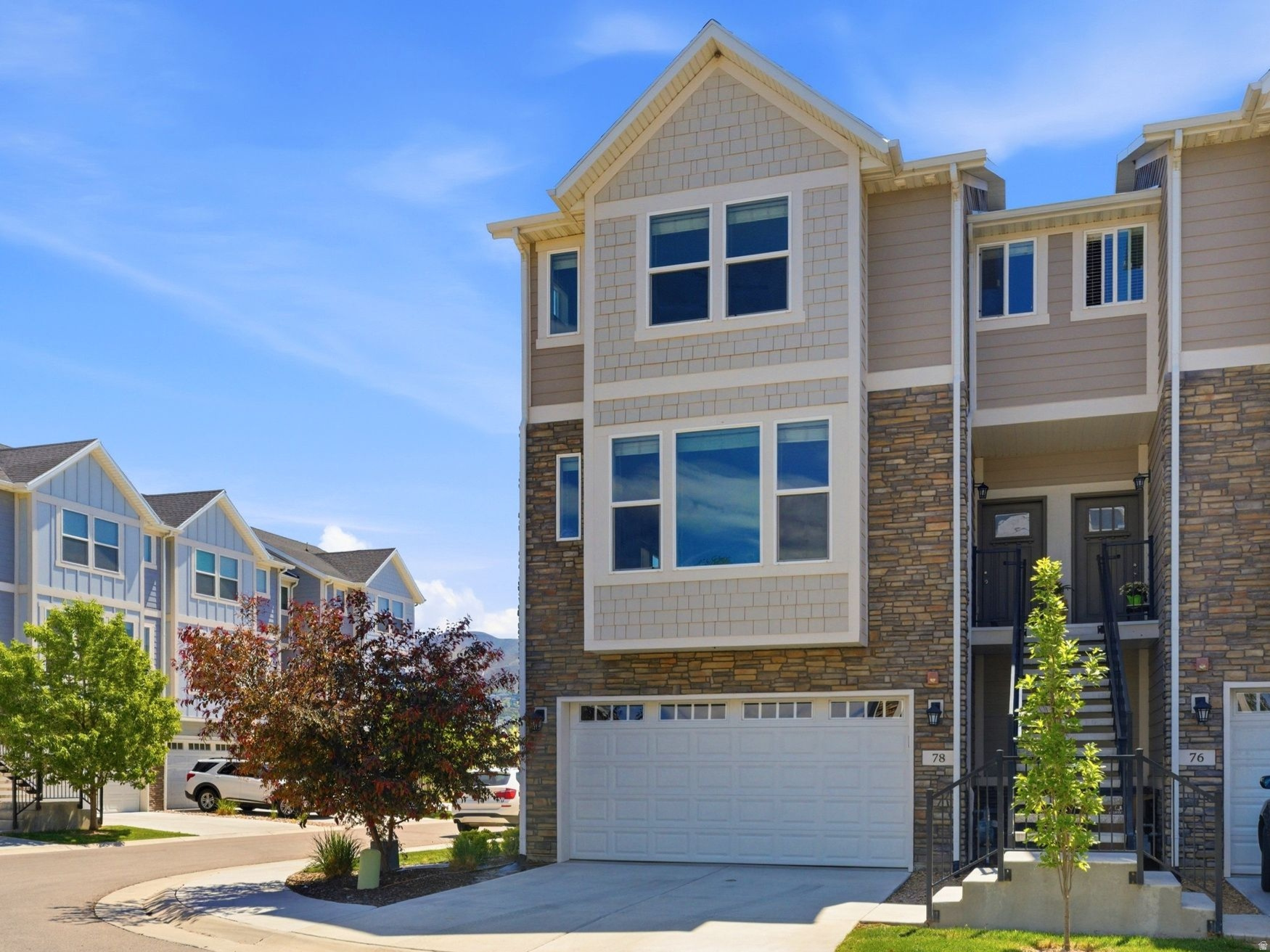 CREEKSIDE - Residential