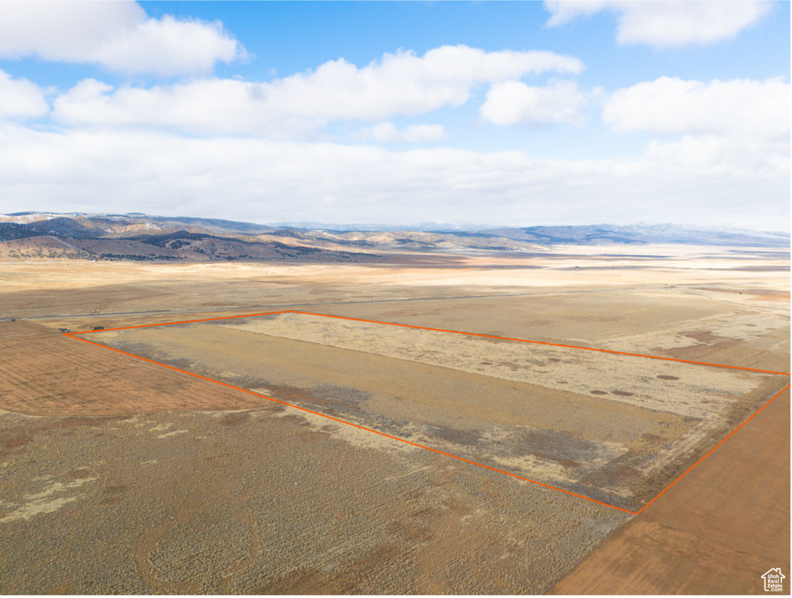 Now available: 80 acres of prime land in Juab County! Parcel #XC00-3103, previously used for soil banking, offers a well-maintained and fertile property with endless potential. Whether you're looking to expand your agricultural operations, invest in conservation, or develop a private retreat, this expansive parcel provides ample space and flexibility. The land's history of soil banking ensures a solid foundation for future projects, while its location offers the perfect blend of rural tranquility and accessibility. Boundary red lines are approximate, buyer to verify all information.