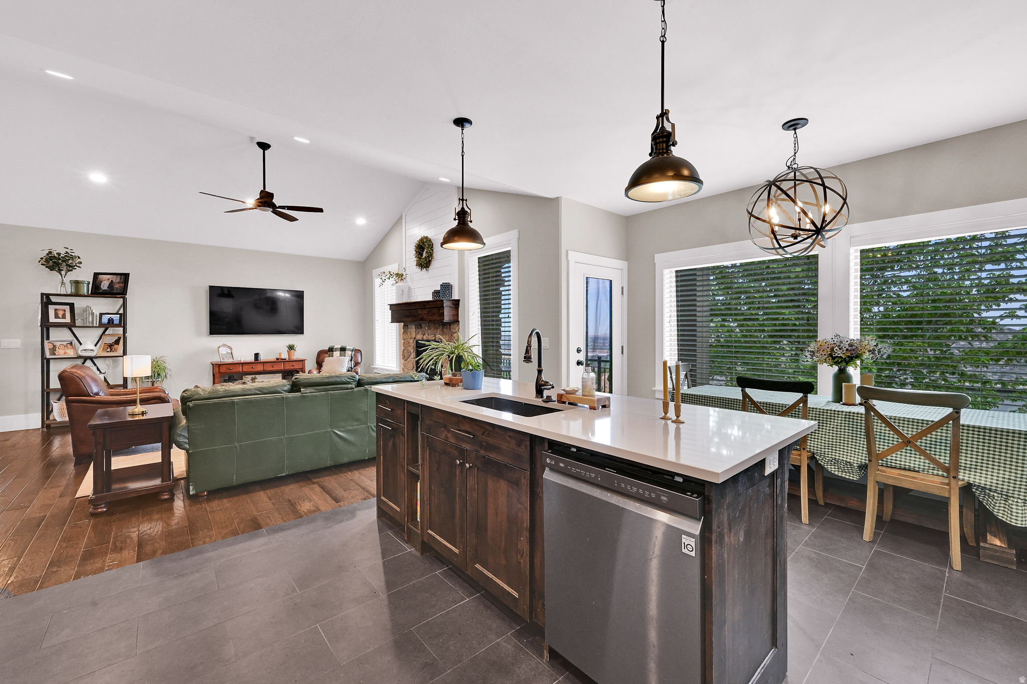 STONE RIDGE - Residential